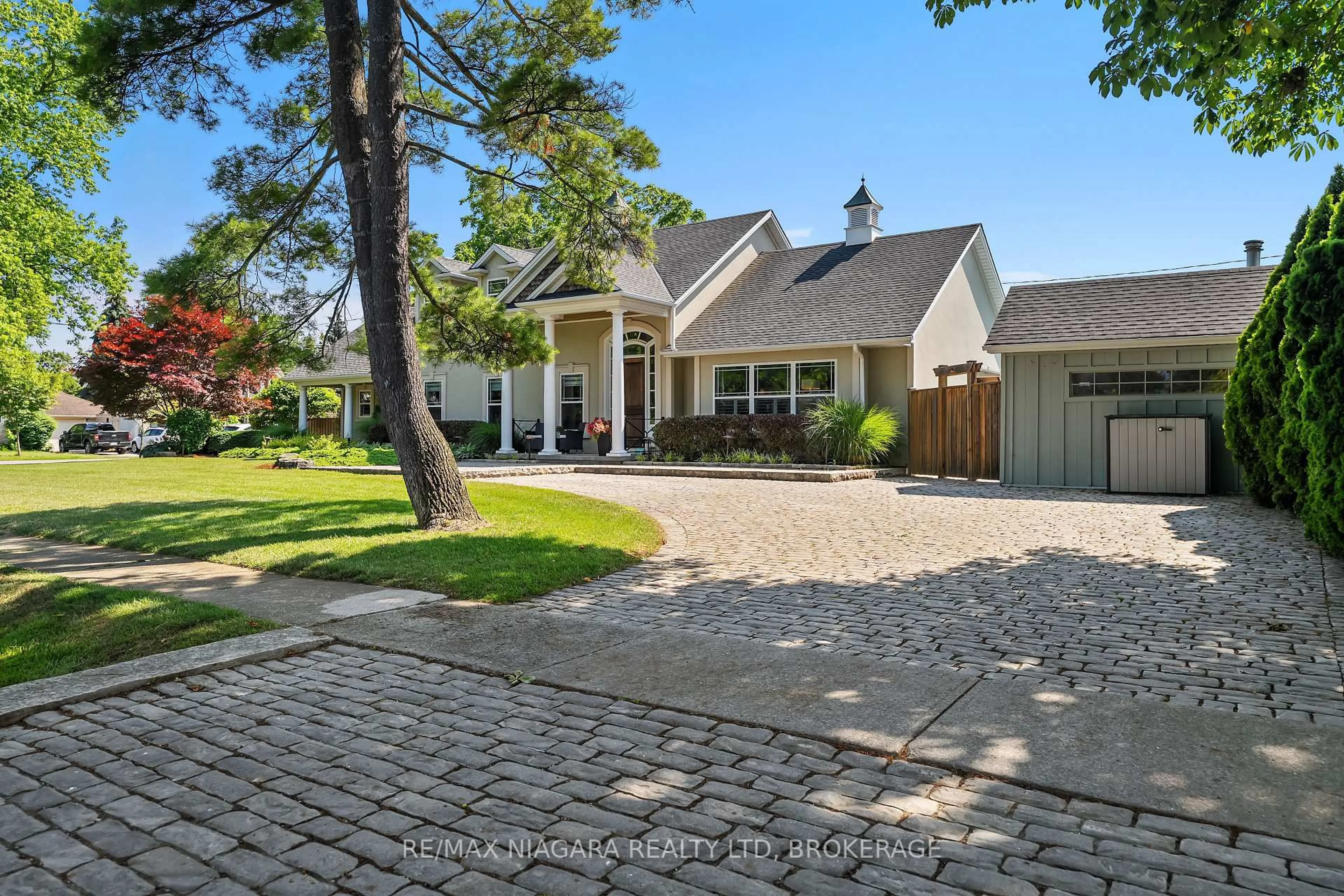 Unknown for 1 Graham Ave, St. Catharines Ontario L2N 5L1