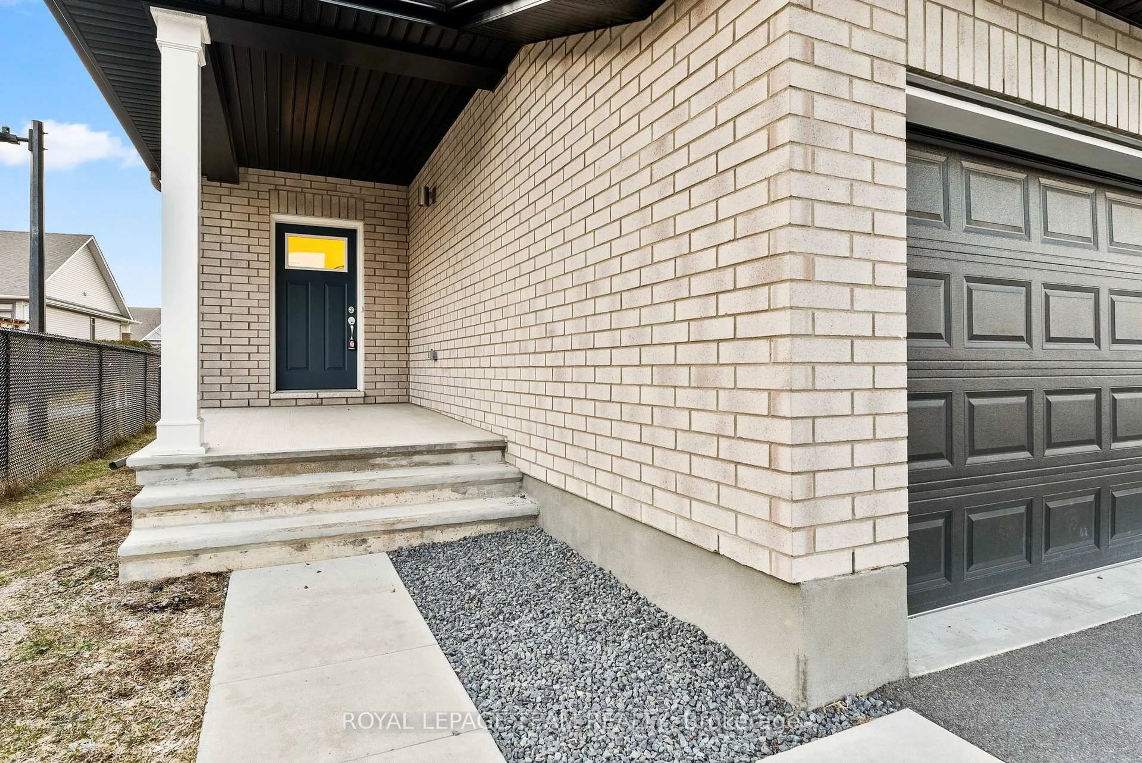 Unknown for 846 Sendero Way, Ottawa Ontario K2S 2W9