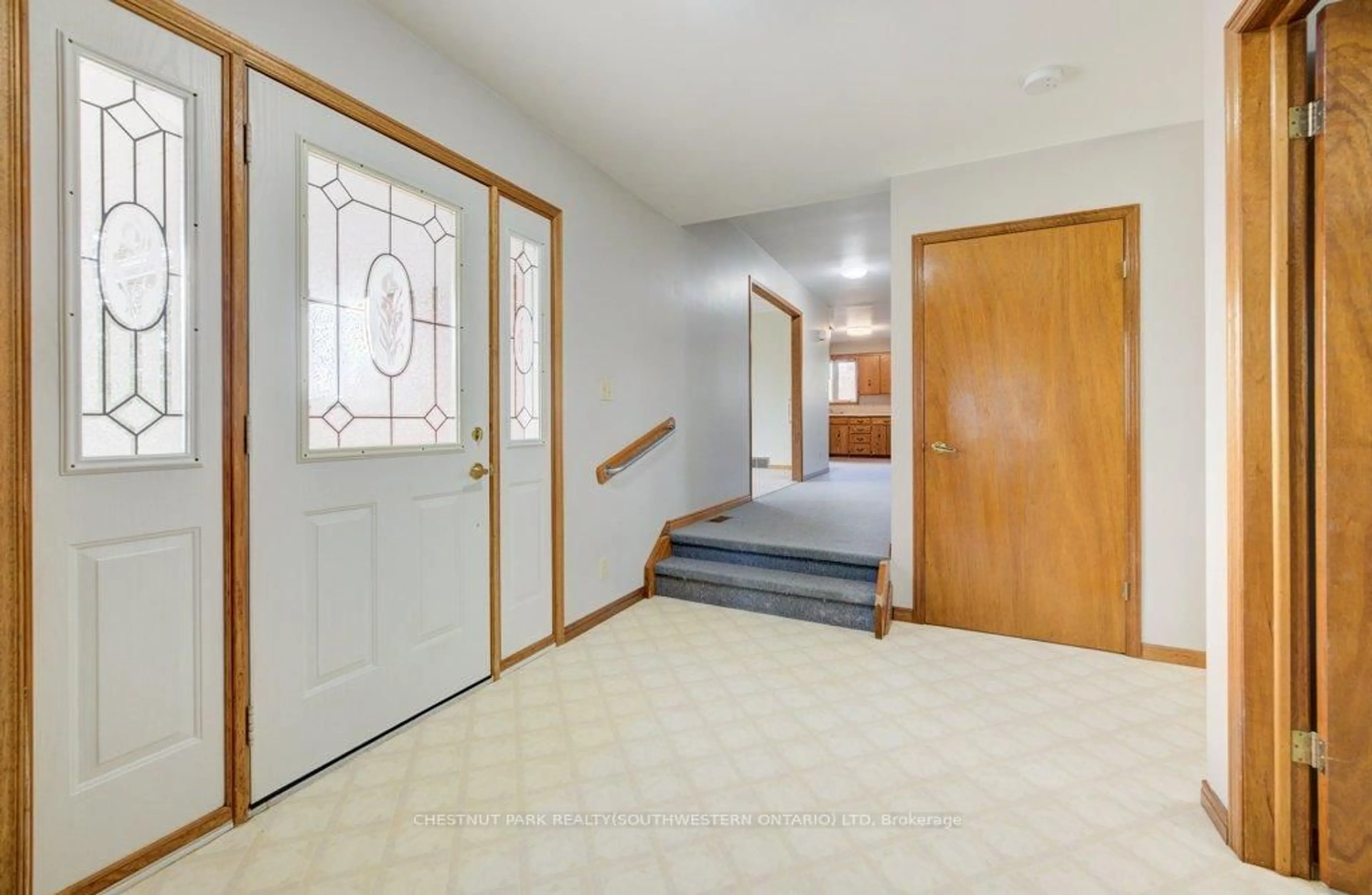 Indoor entryway for 4137 Wilmot Easthope Rd, Wilmot Ontario N3A 3S6