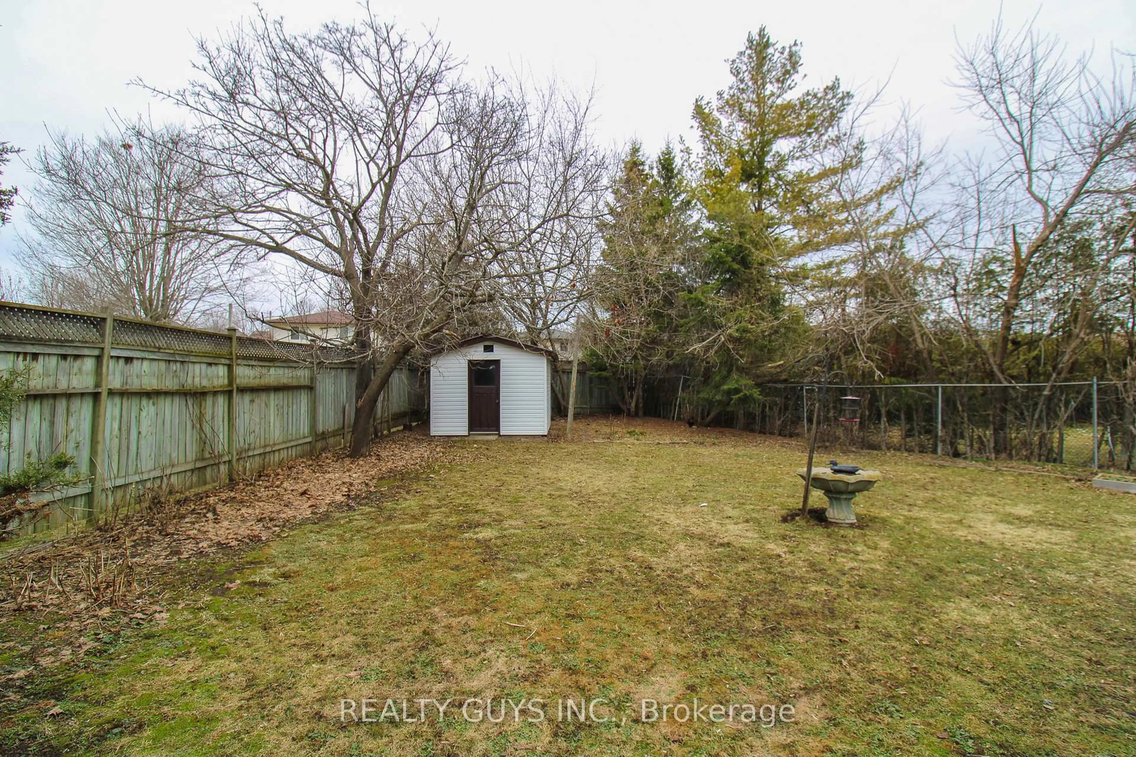 Shed for 1168 Normandy St, Peterborough Ontario K9H 7L9