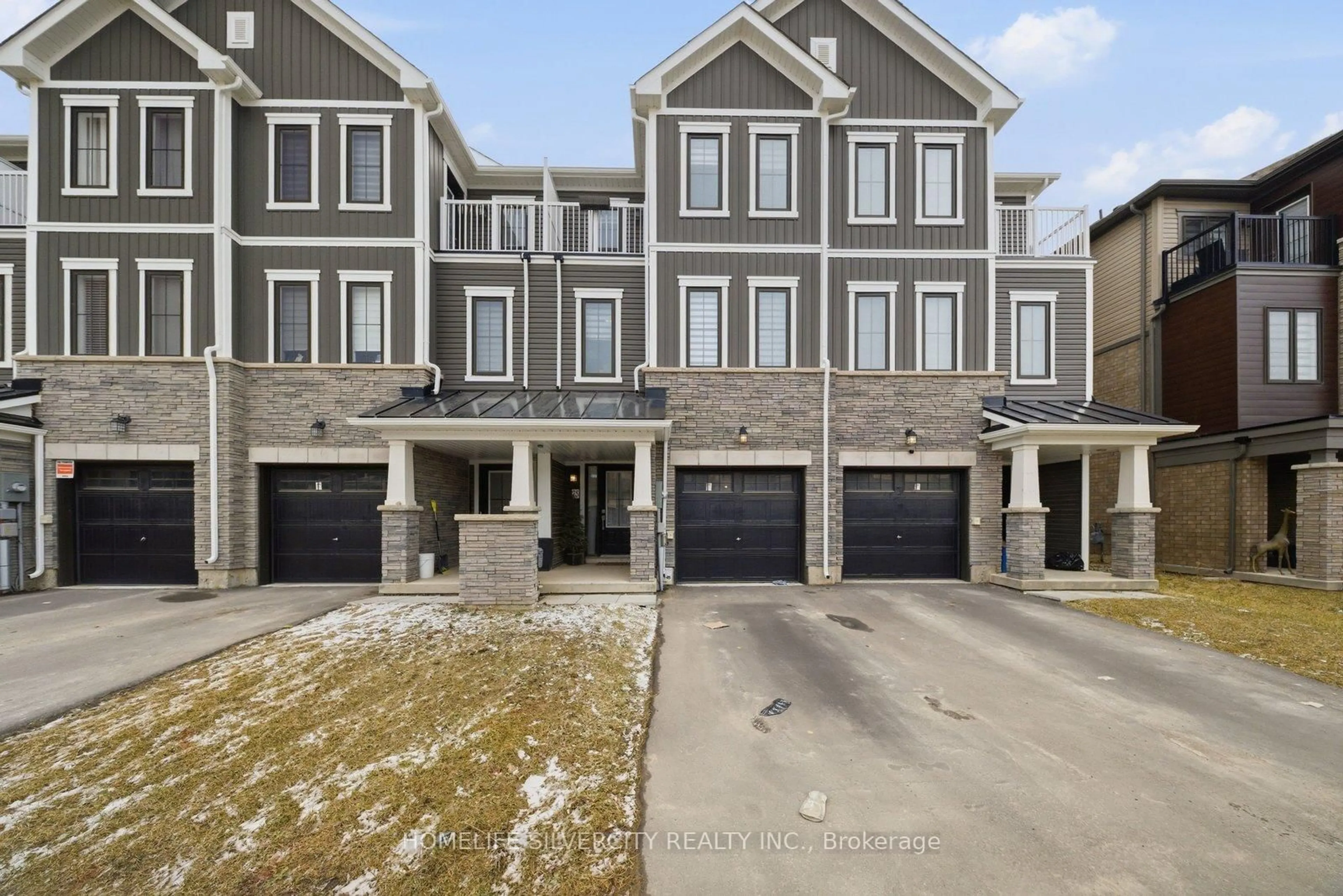 A pic from outside/outdoor area/front of a property/back of a property/a pic from drone, street for 75 Holder Dr, Brantford Ontario N3T 0W3