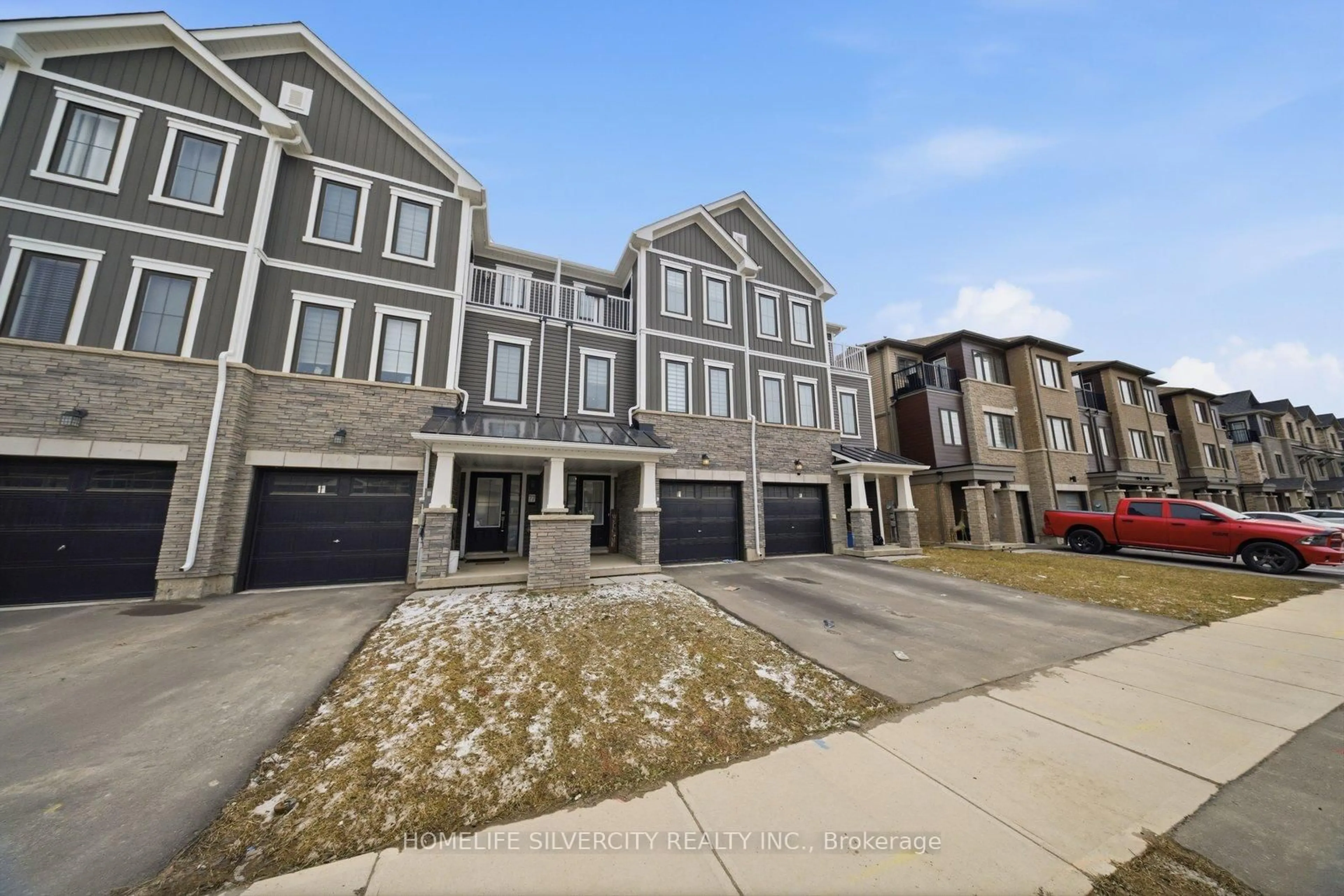 A pic from outside/outdoor area/front of a property/back of a property/a pic from drone, street for 75 Holder Dr, Brantford Ontario N3T 0W3