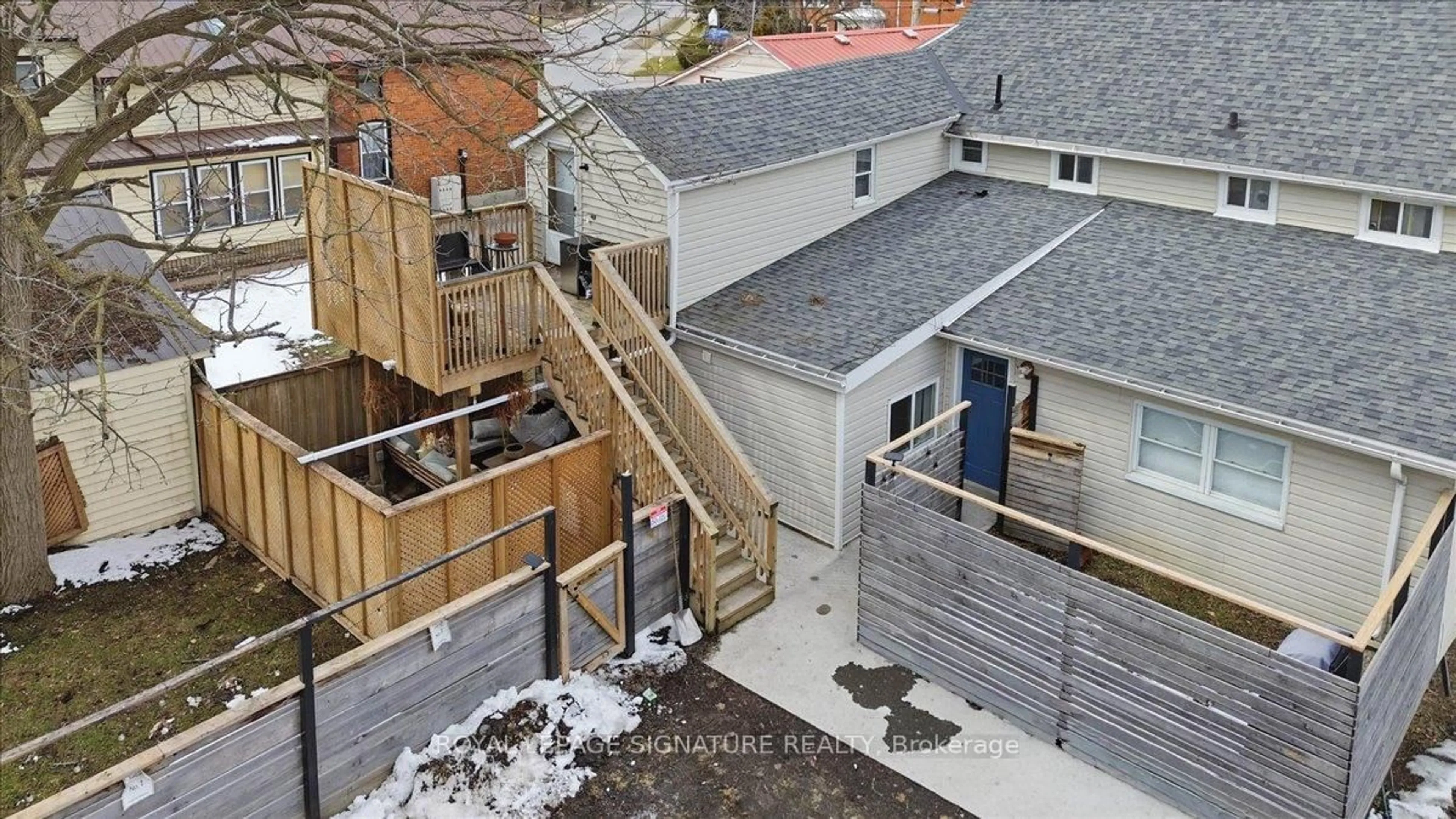 A pic from outside/outdoor area/front of a property/back of a property/a pic from drone, city buildings view from balcony for 52 PICTON MAIN St, Prince Edward County Ontario K0K 2T0
