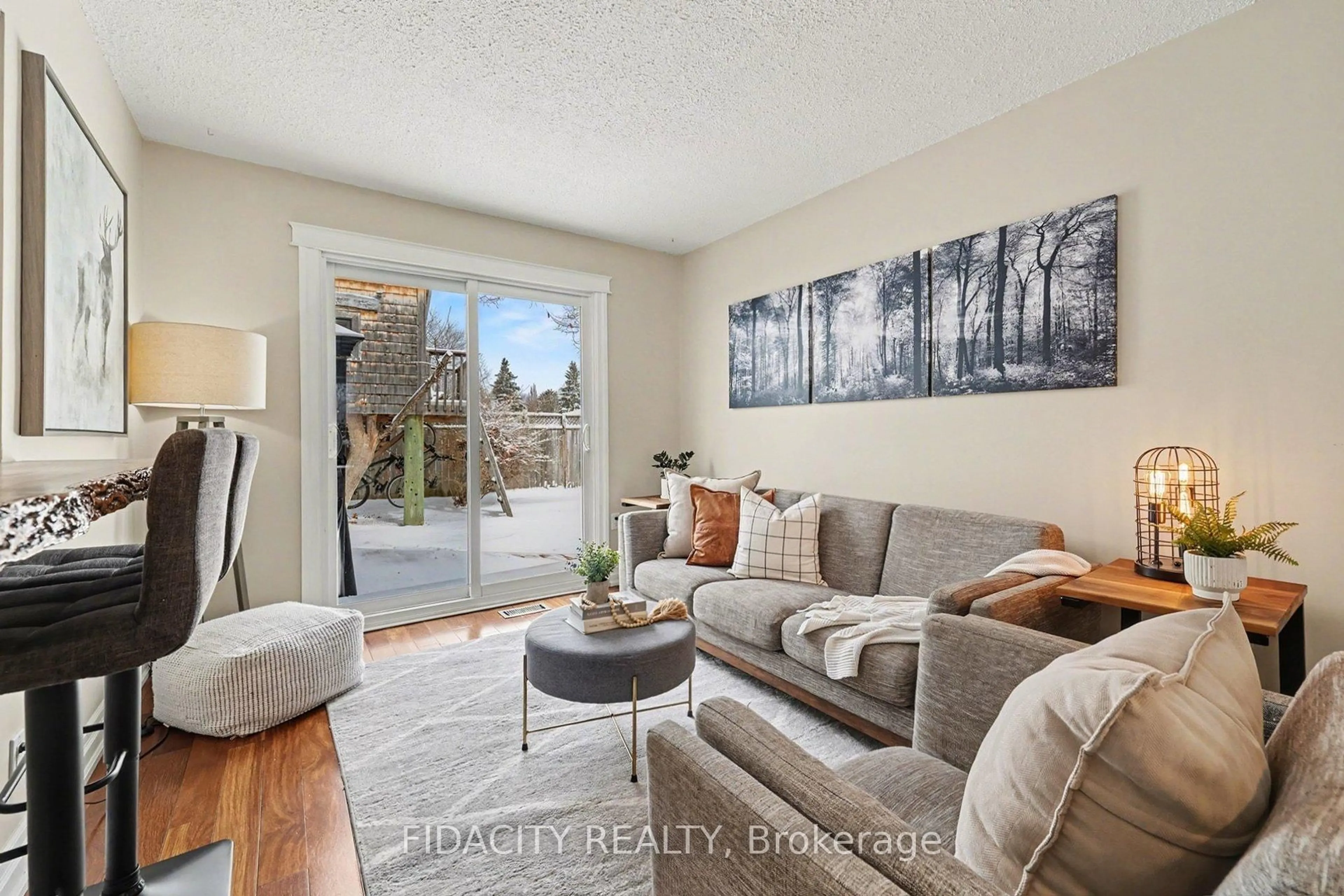 Living room with furniture, unknown for 28 Glamorgan Dr, Ottawa Ontario K2L 1P9