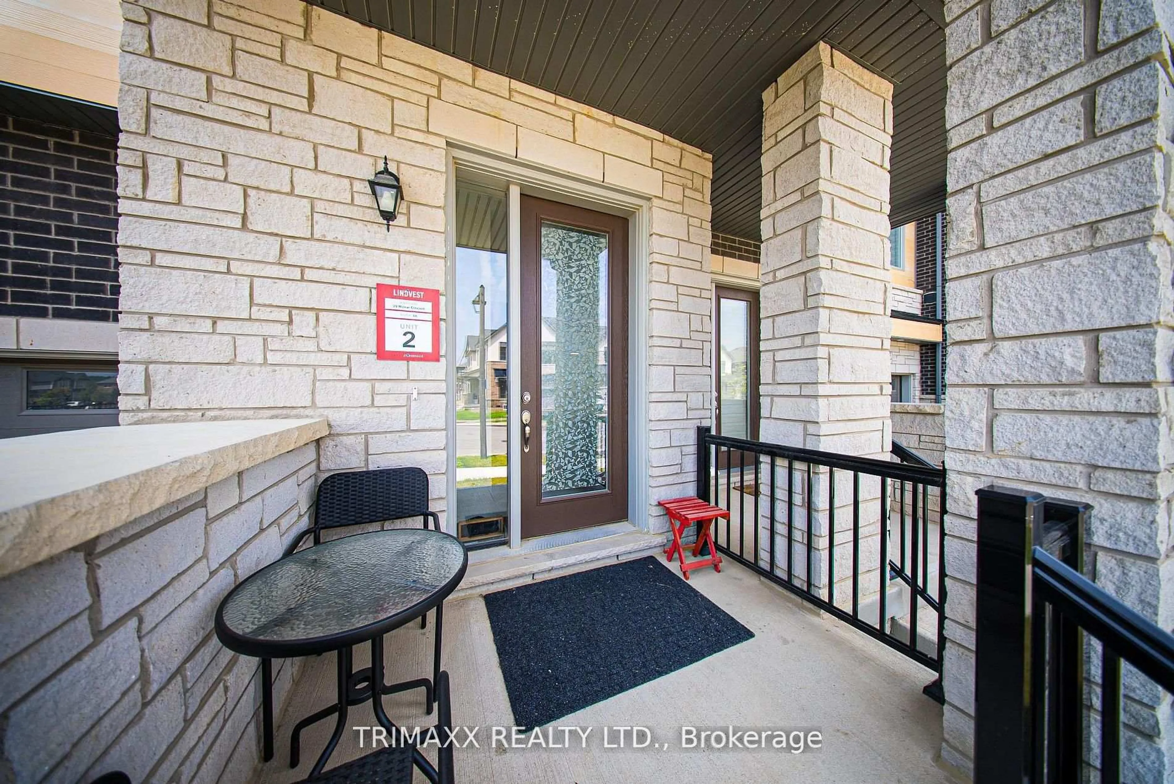 Indoor entryway for 19 Molnar Cres, Brantford Ontario N3T 0X3