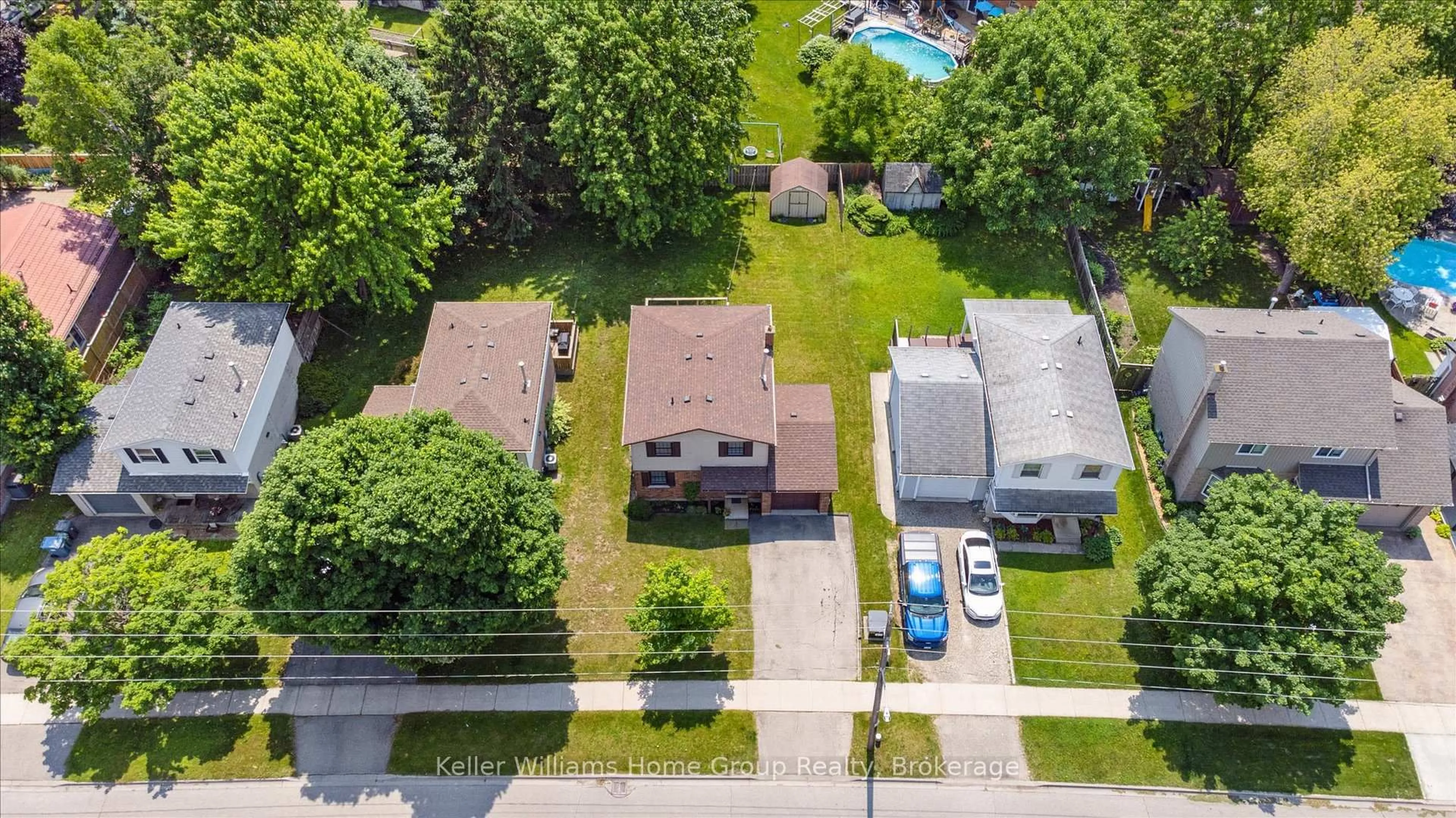 A pic from outside/outdoor area/front of a property/back of a property/a pic from drone, street for 375 Imperial Rd, Guelph Ontario N1K 1L3