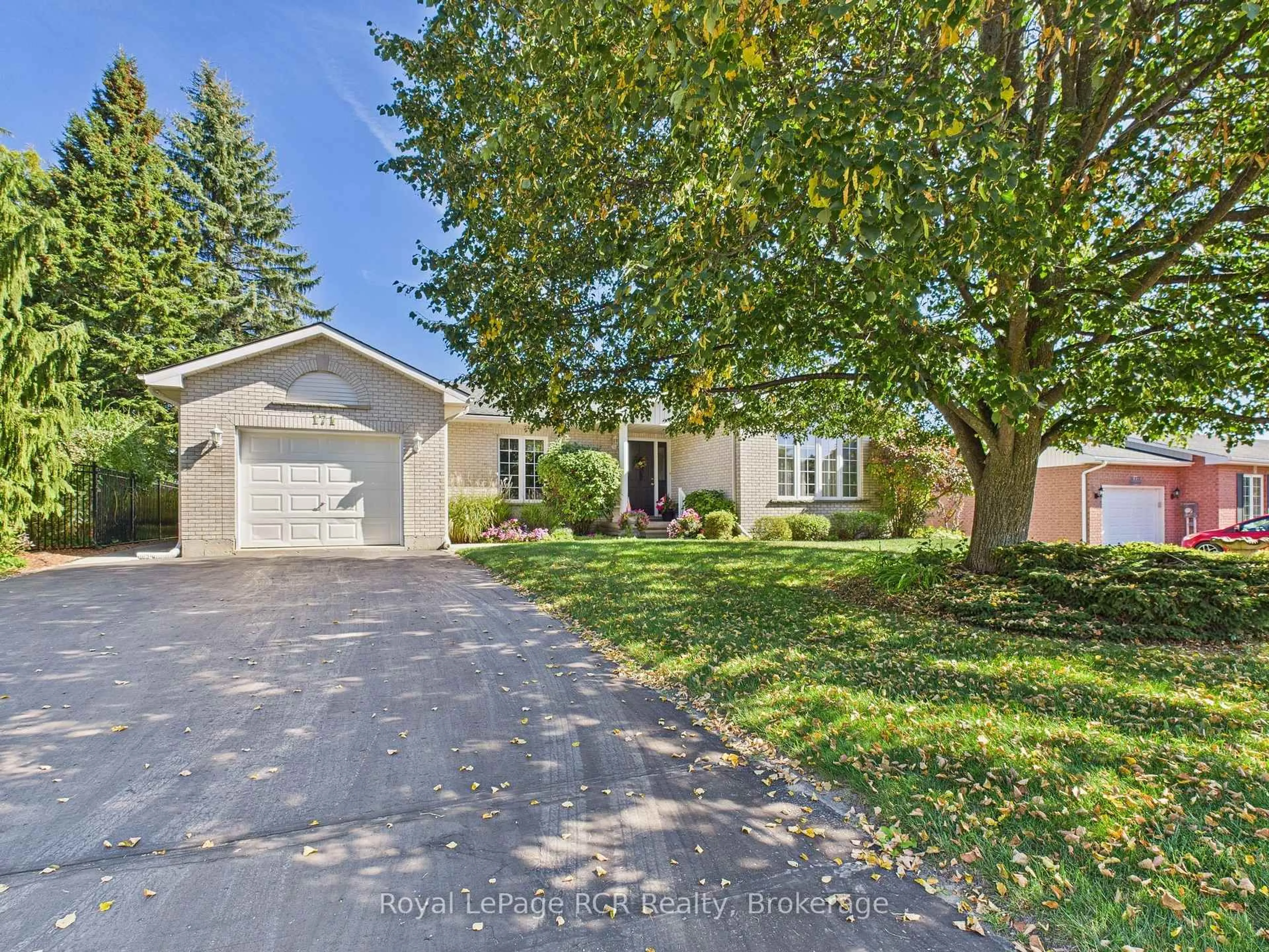 A pic from outside/outdoor area/front of a property/back of a property/a pic from drone, street for 171 Charles St, North Huron Ontario N0G 2W0