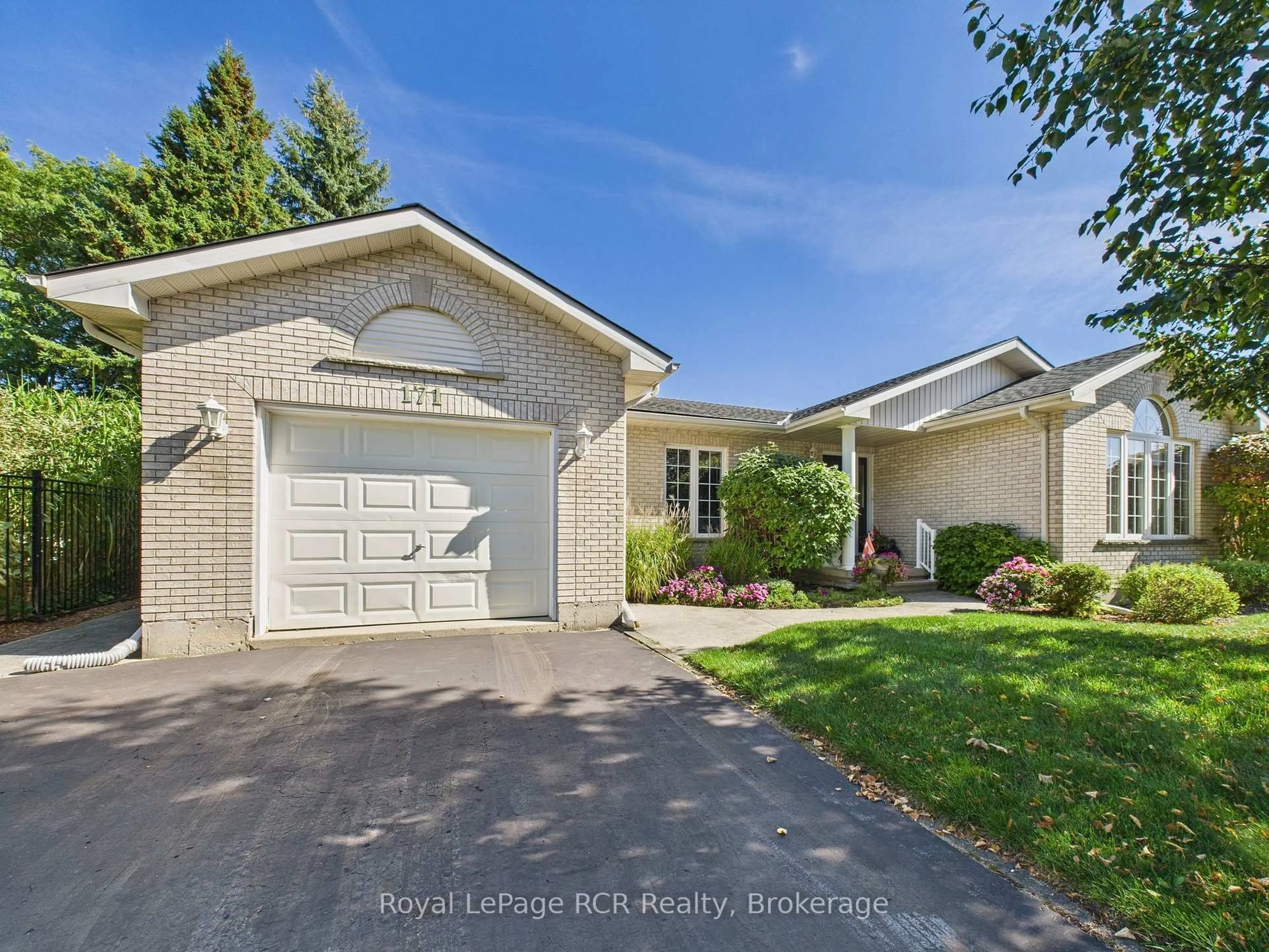 Unknown for 171 Charles St, North Huron Ontario N0G 2W0