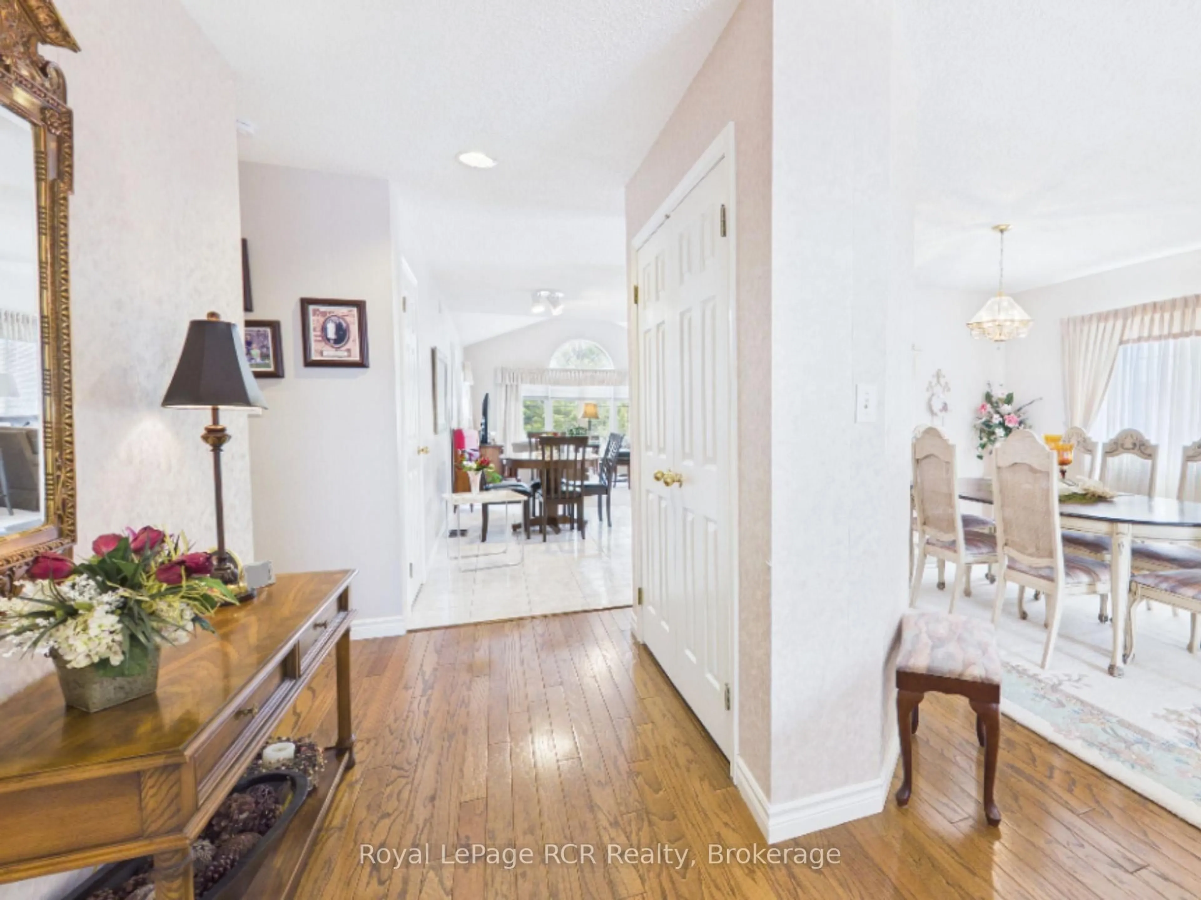 Indoor entryway for 171 Charles St, North Huron Ontario N0G 2W0