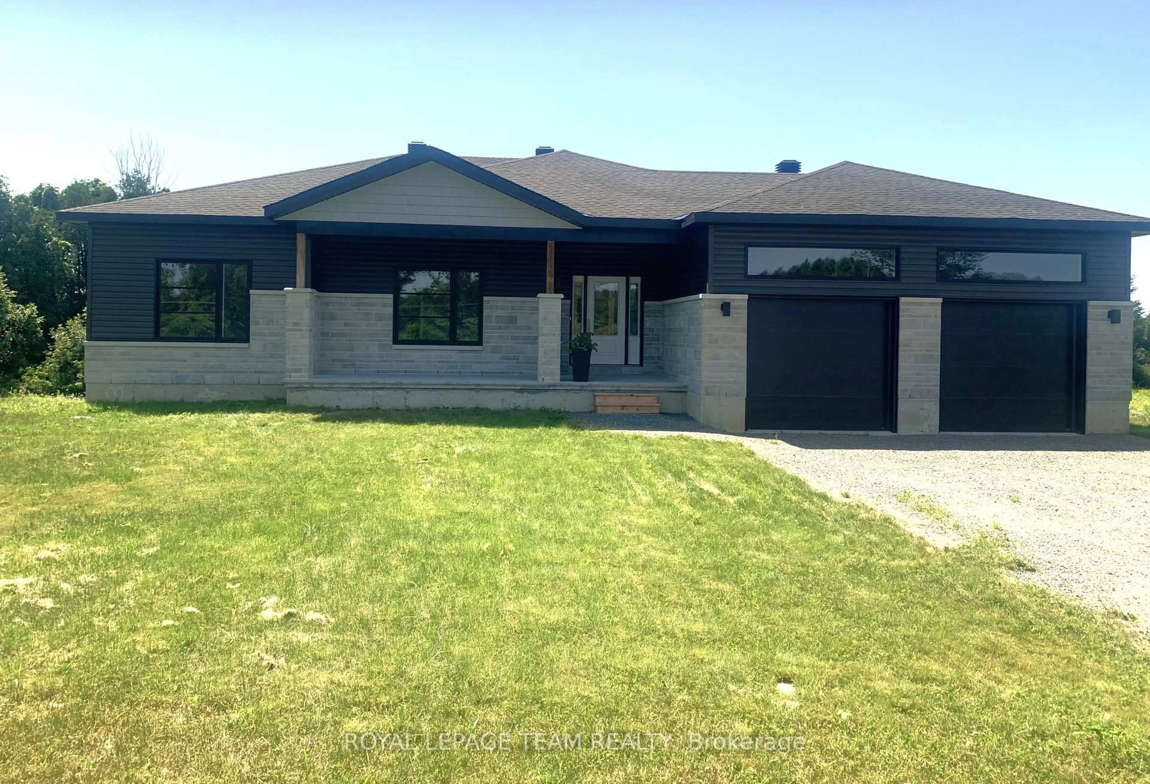 Home with vinyl exterior material, street for 465 Pioneer Rd, Merrickville-Wolford Ontario K0G 1N0