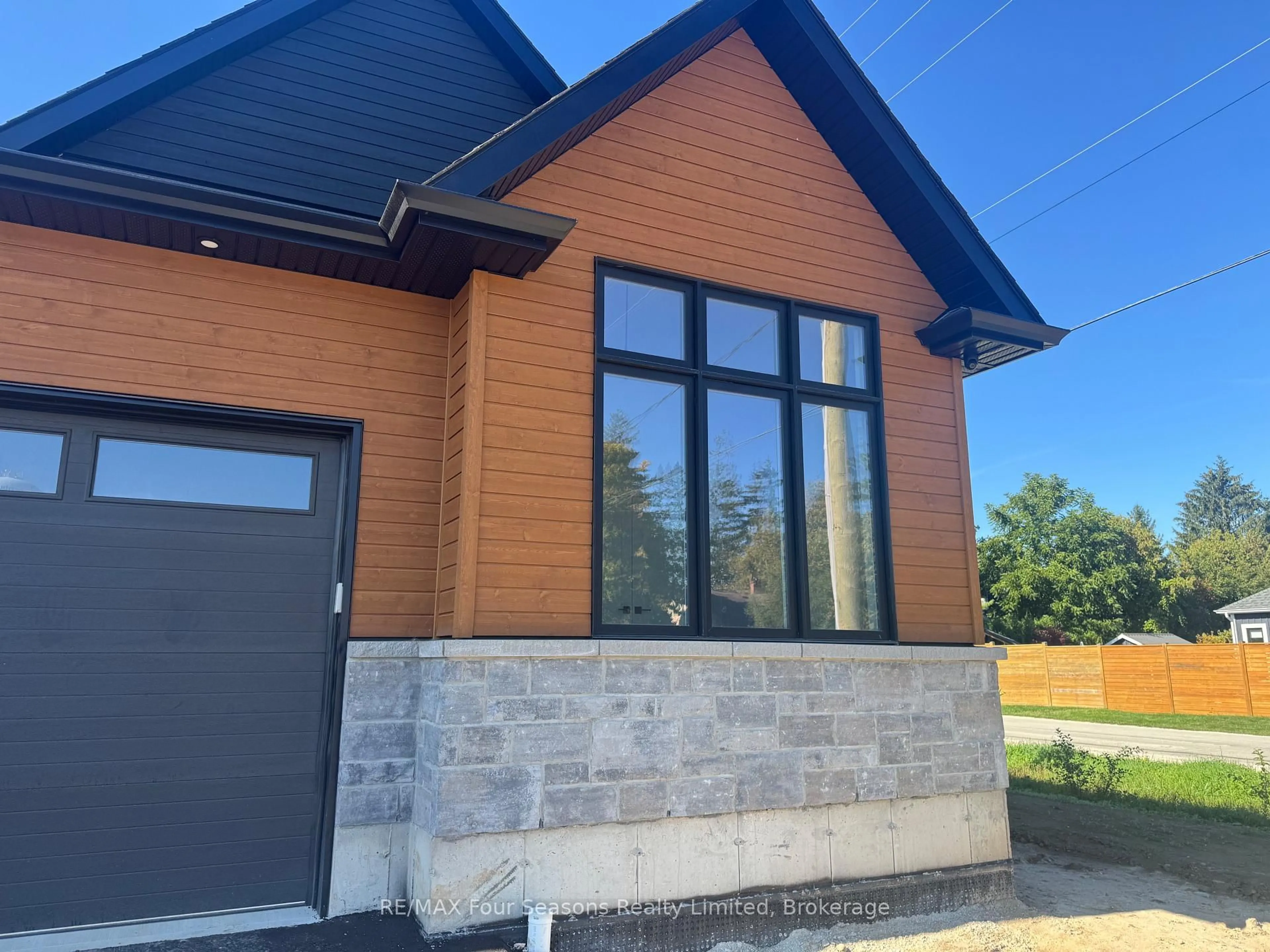 Home with brick exterior material, street for 3 Boynton Crt, Blue Mountains Ontario N0H 2P0