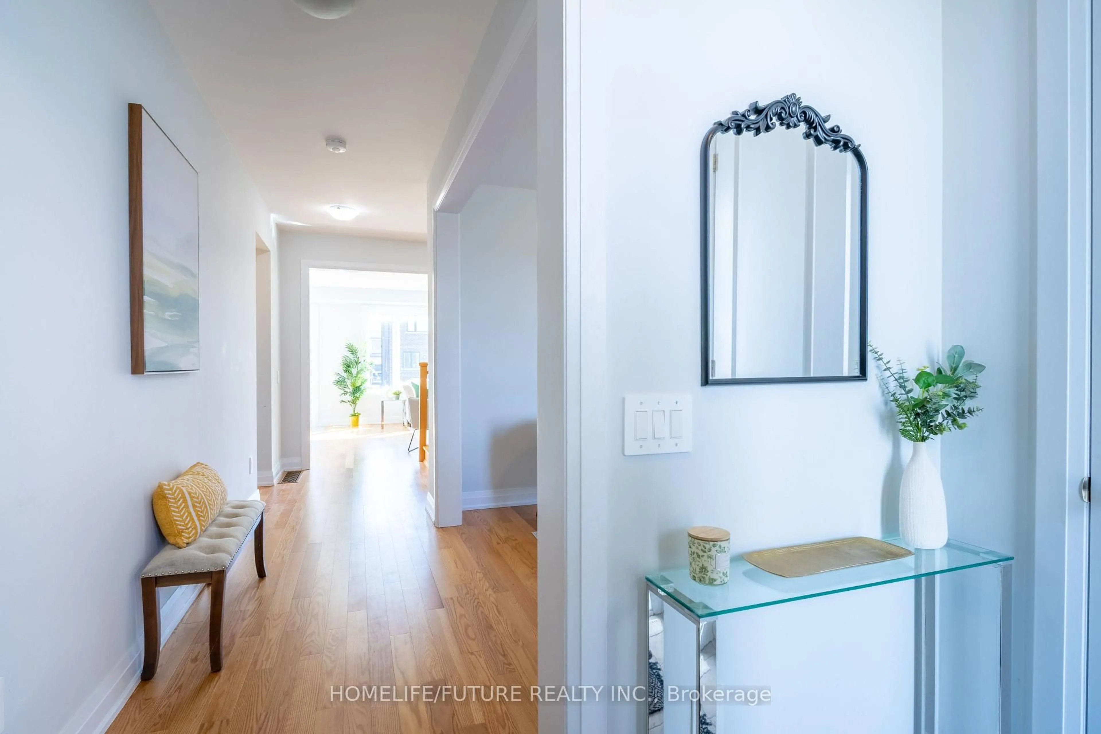 Indoor entryway for 22 Mckay Ave, Kawartha Lakes Ontario K9V 0R2