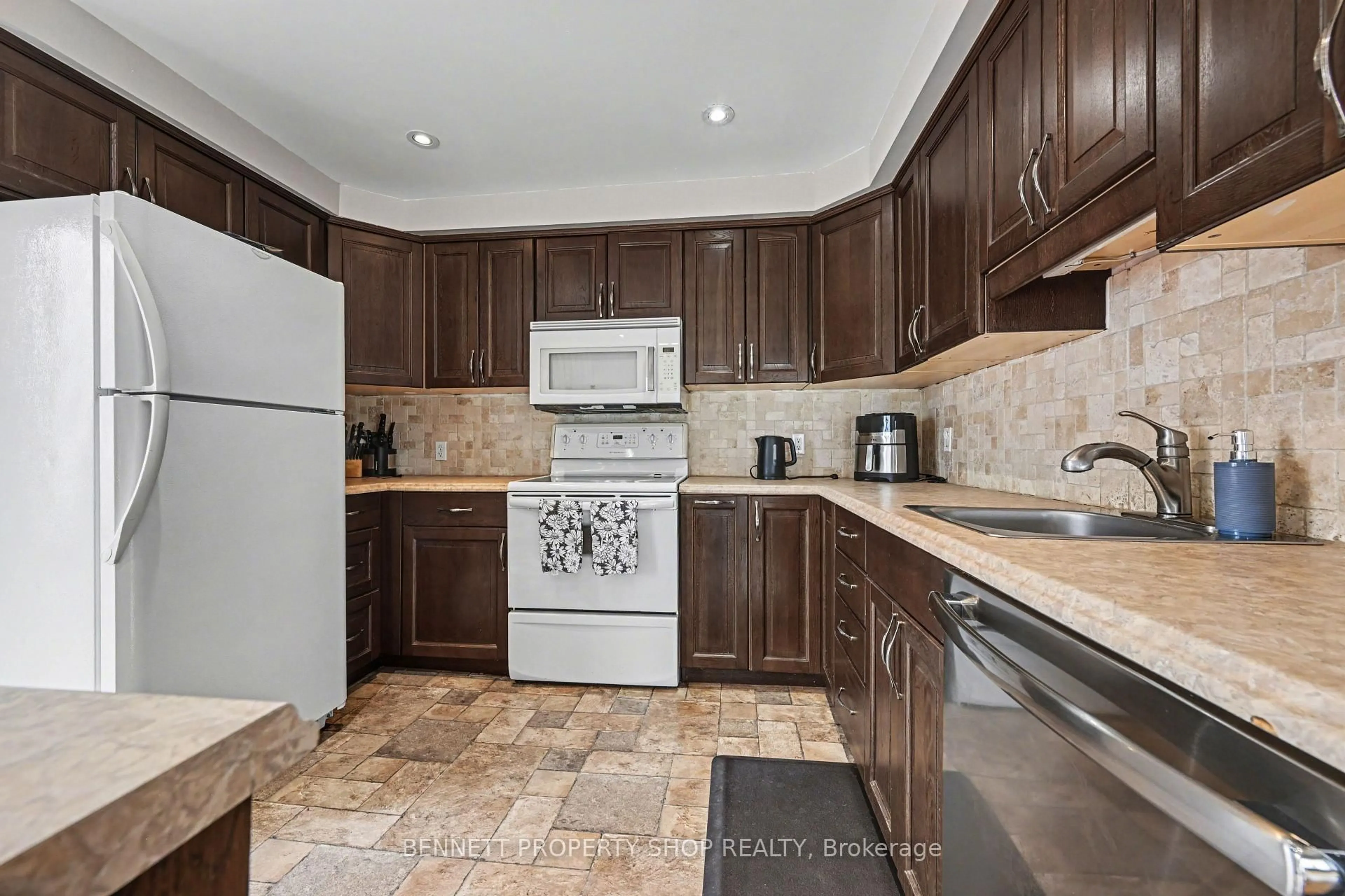 Standard kitchen, ceramic/tile floor for 143 Rathwell Shore Rd, Carleton Place Ontario K7C 4L4
