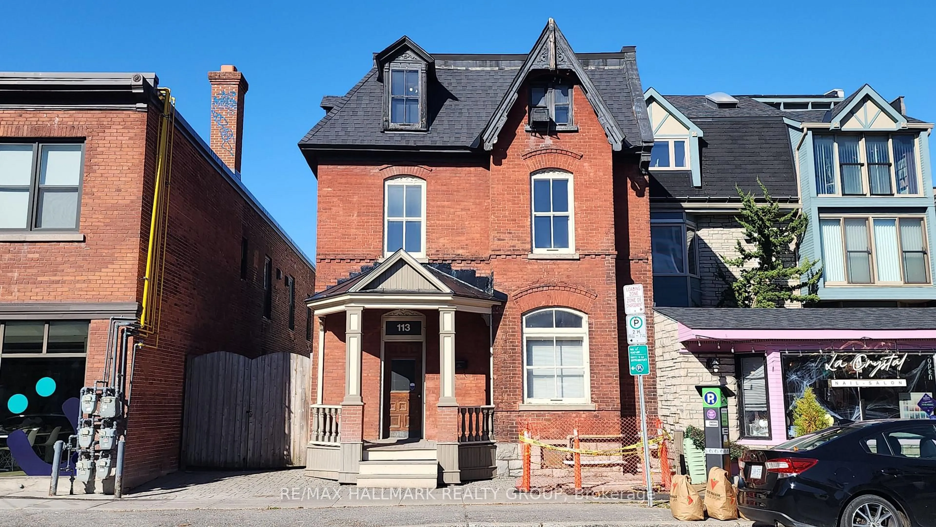 Home with brick exterior material, building for 113 Murray St, Ottawa Ontario K1N 5M5