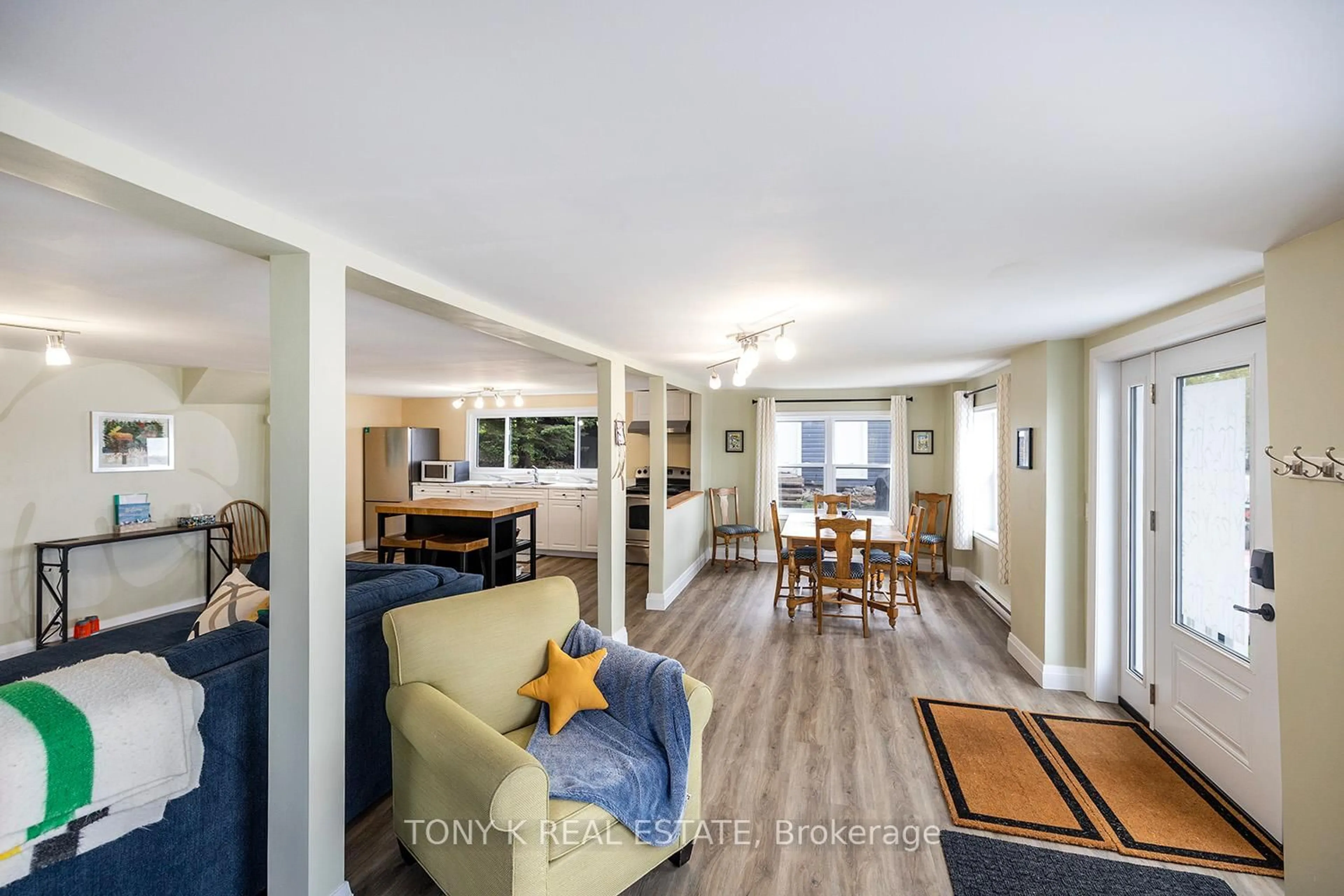 Living room with furniture, unknown for 111 Hazel St, Kawartha Lakes Ontario K0M 1L0