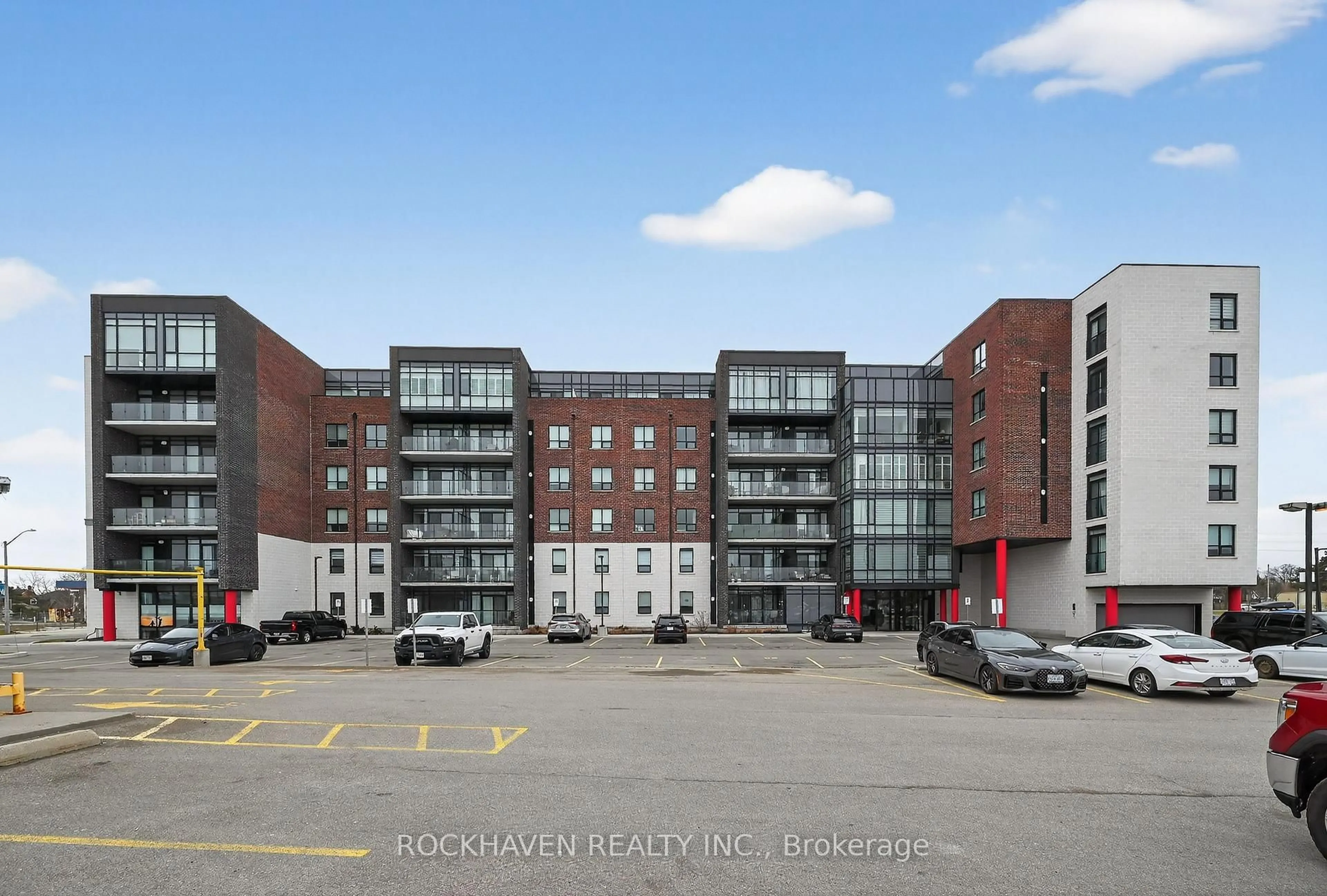 A pic from outside/outdoor area/front of a property/back of a property/a pic from drone, building for 5 Hamilton St #209, Hamilton Ontario L8B 2A4