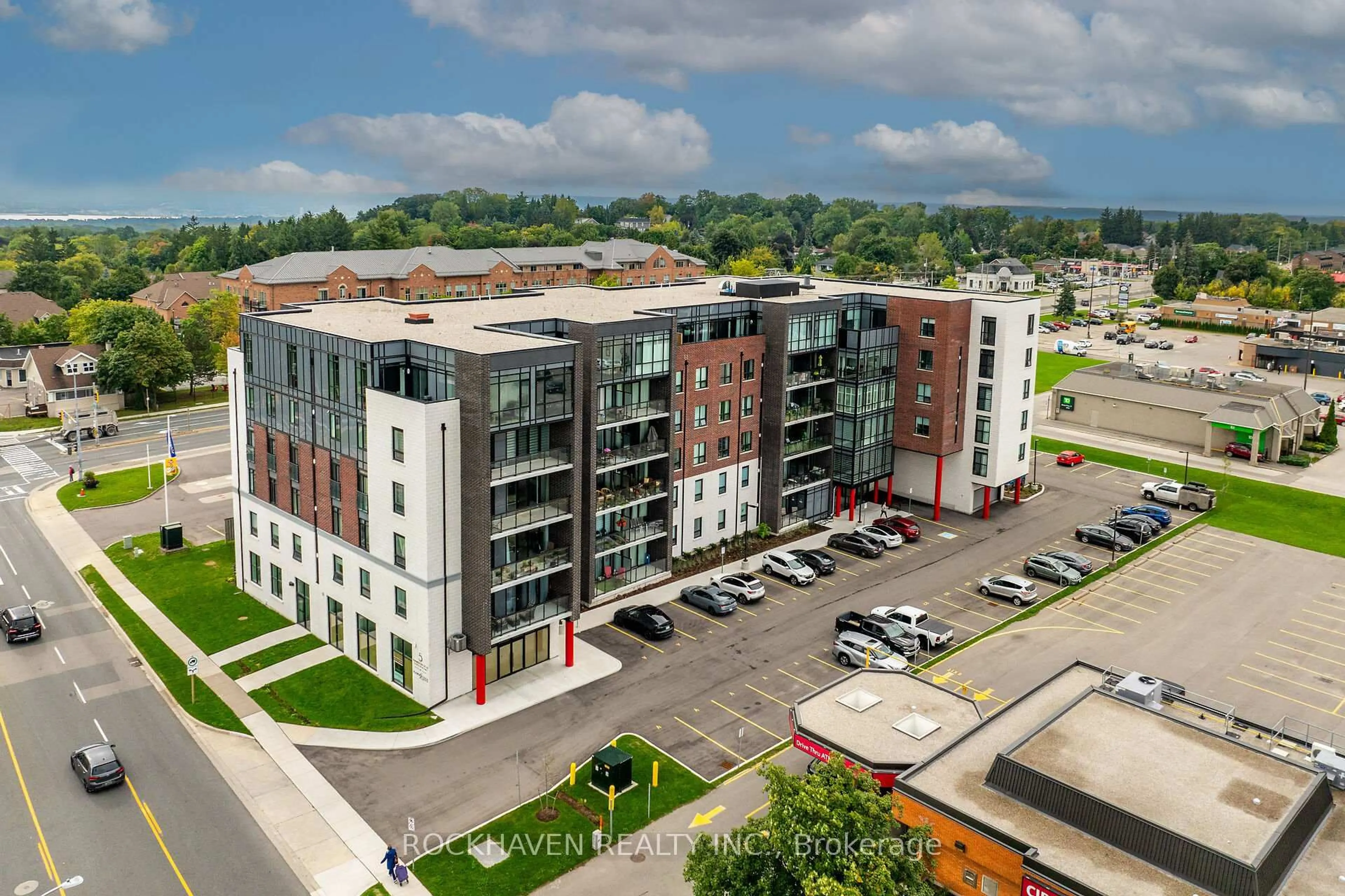 A pic from outside/outdoor area/front of a property/back of a property/a pic from drone, unknown for 5 Hamilton St #513, Hamilton Ontario L8B 2A4