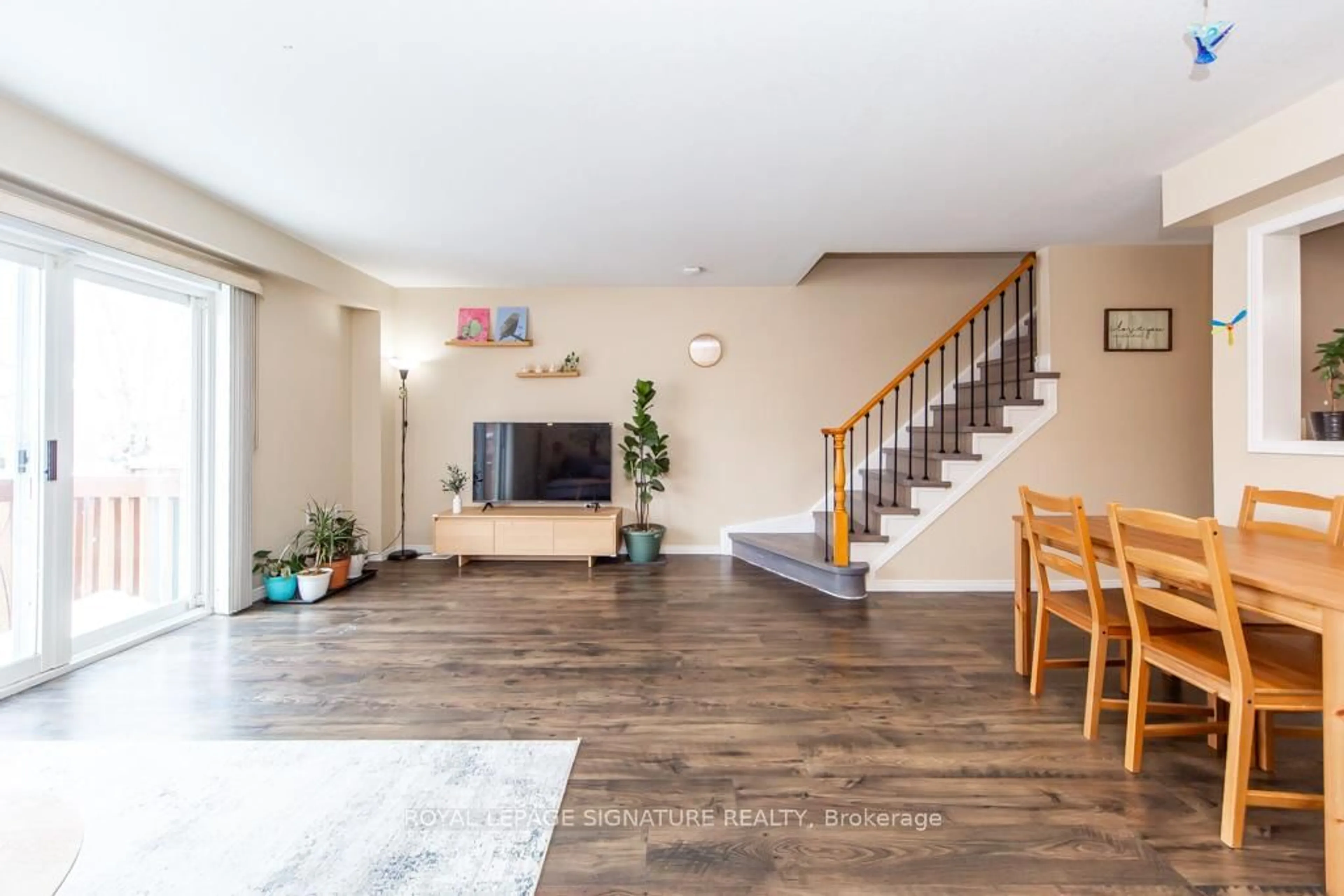 Living room with furniture, unknown for 346 Highland Rd #34, Hamilton Ontario L8J 3T3