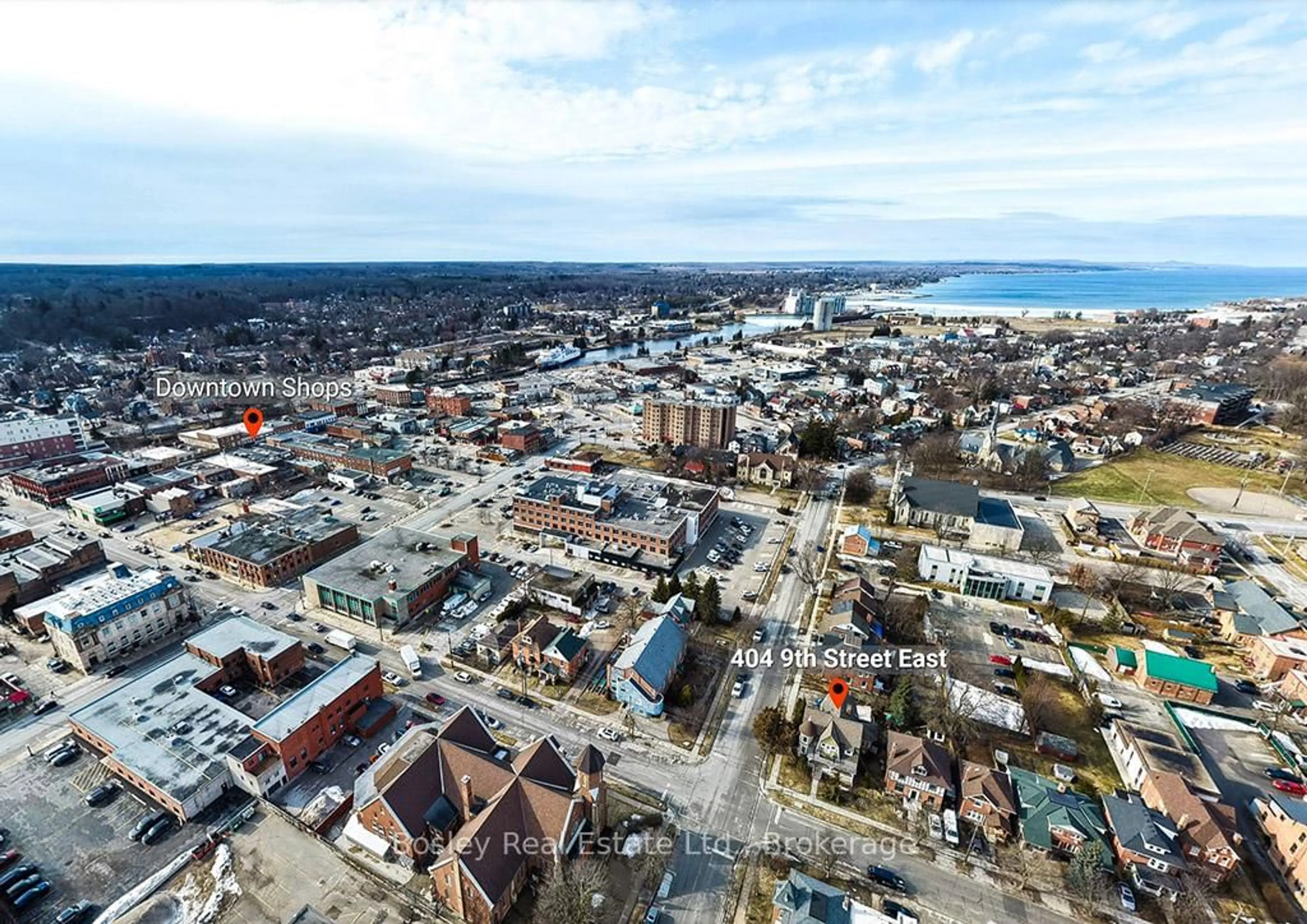 A pic from outside/outdoor area/front of a property/back of a property/a pic from drone, street for 404 9th St, Owen Sound Ontario N4K 1P3