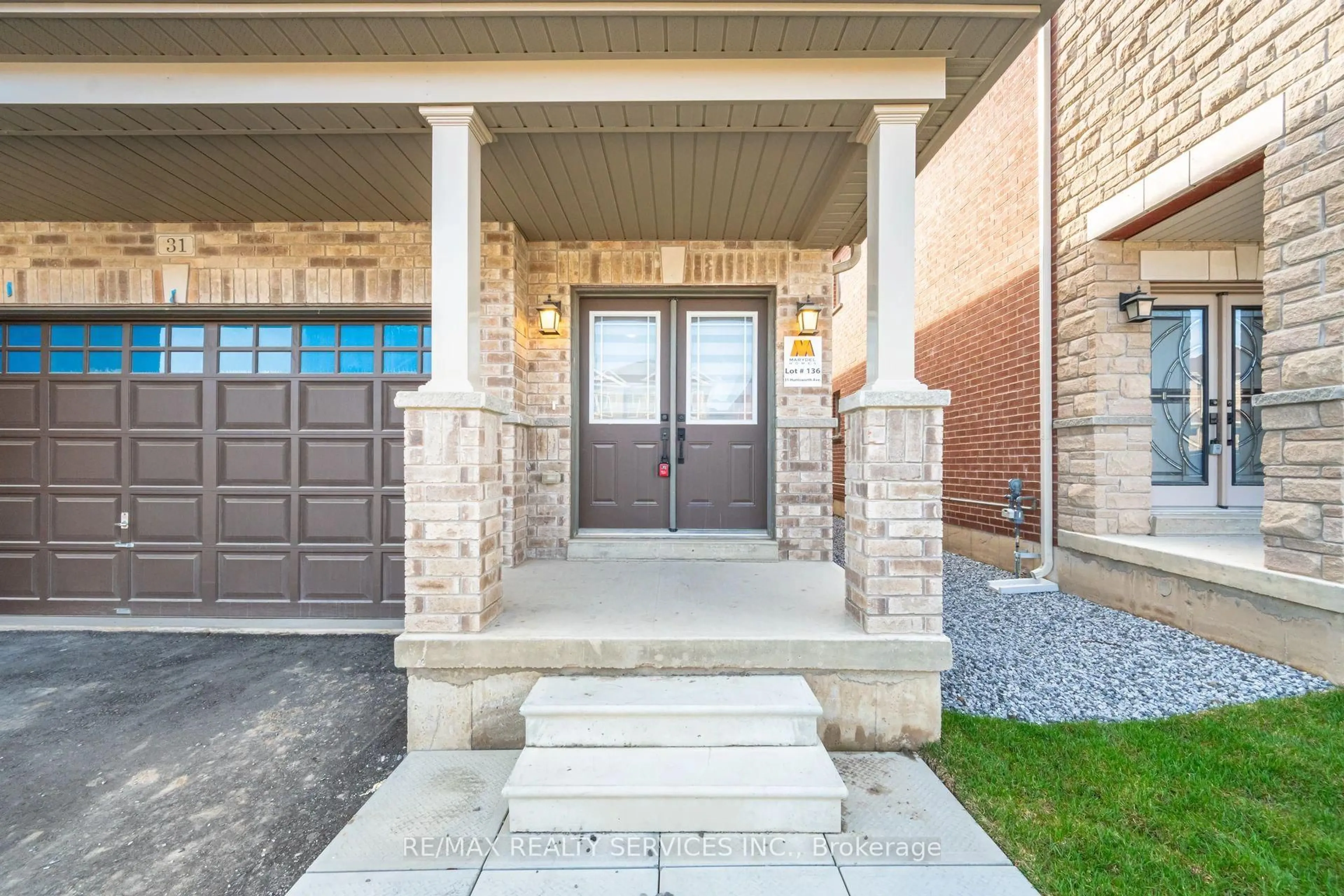 Indoor entryway for 31 Huntsworth Ave, Thorold Ontario L2V 0N3