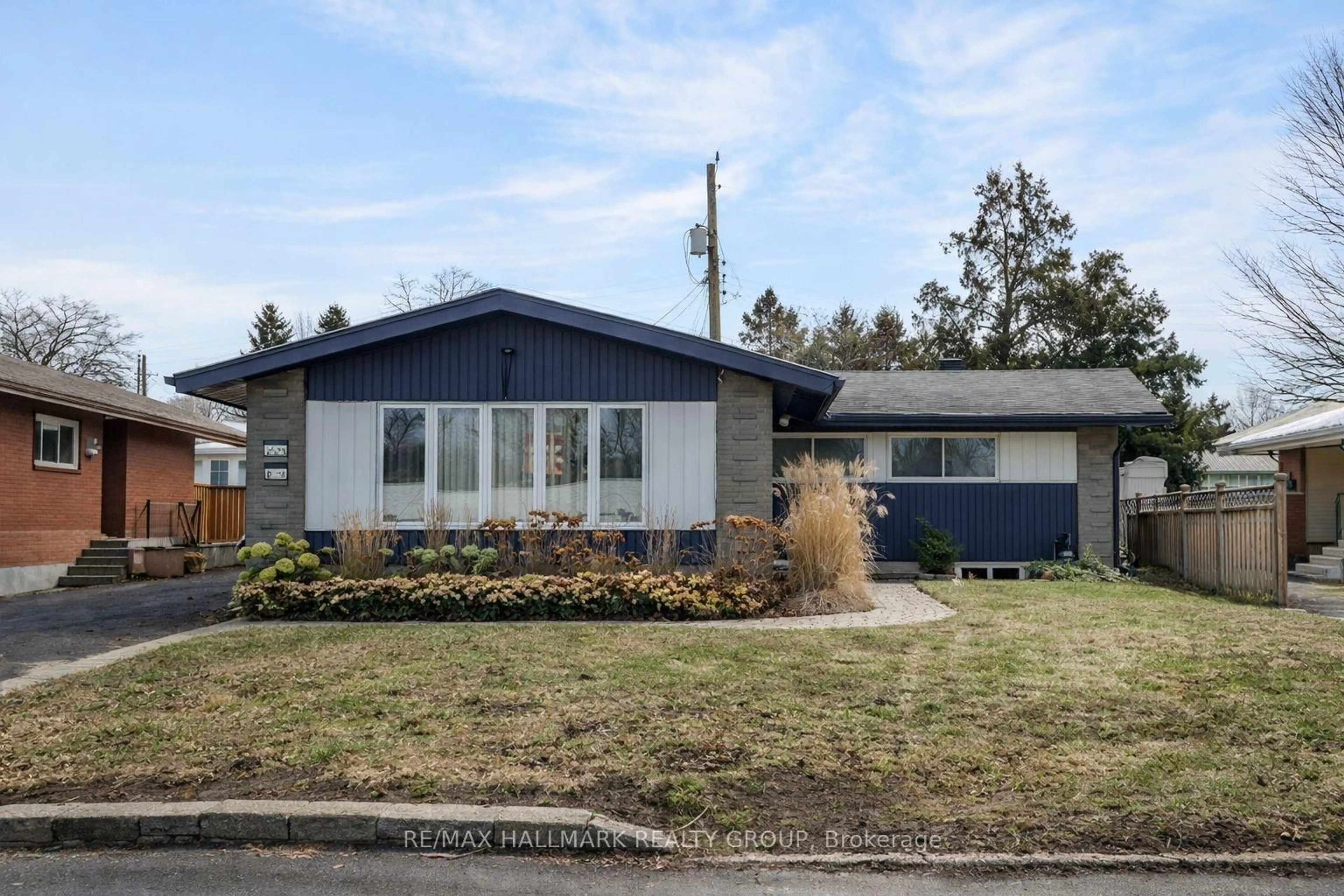 Home with vinyl exterior material, street for 2160 Lambeth Walk, Ottawa Ontario K2C 1G1