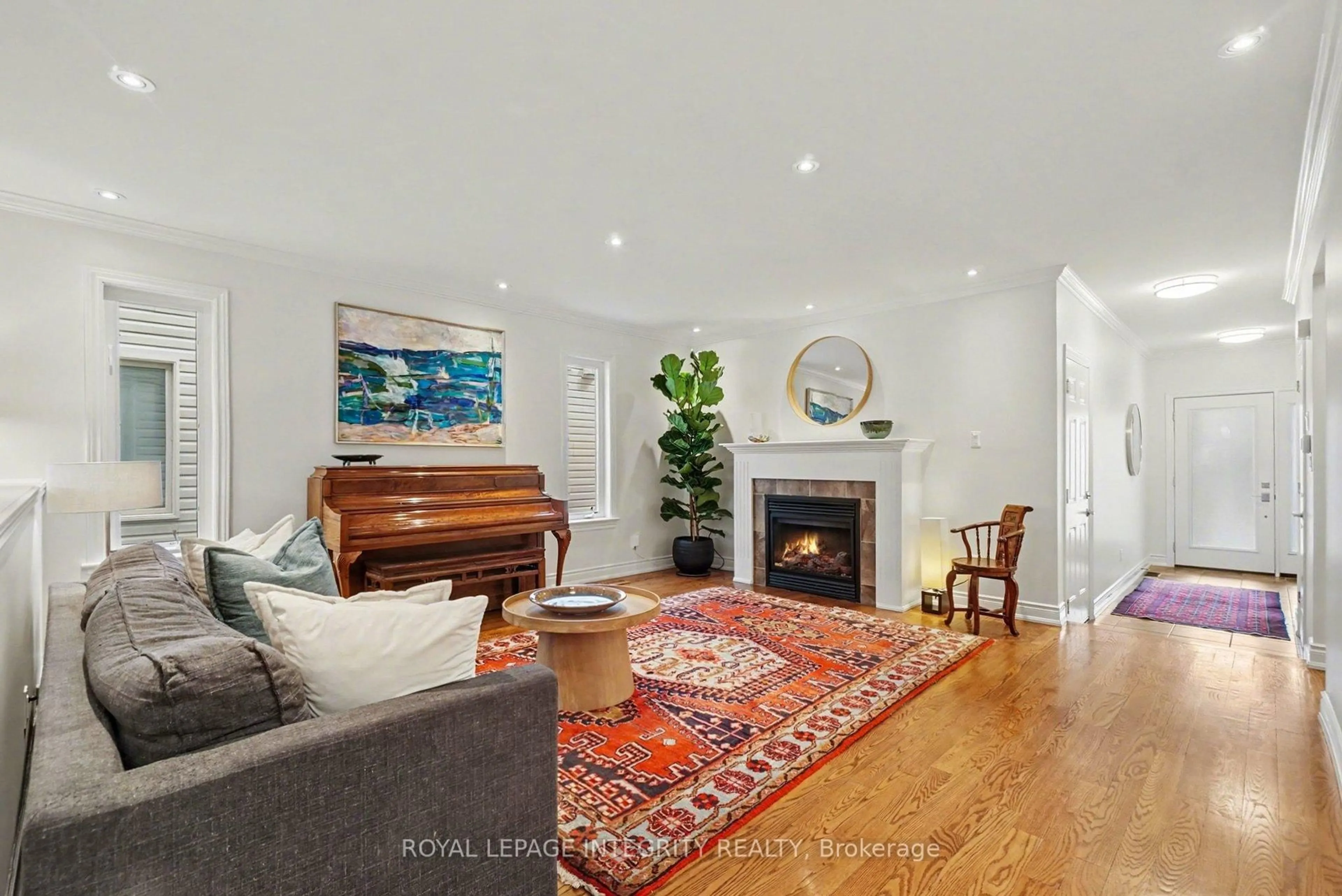 Living room with furniture, unknown for 279 Currell Ave, Ottawa Ontario K1Z 7J5