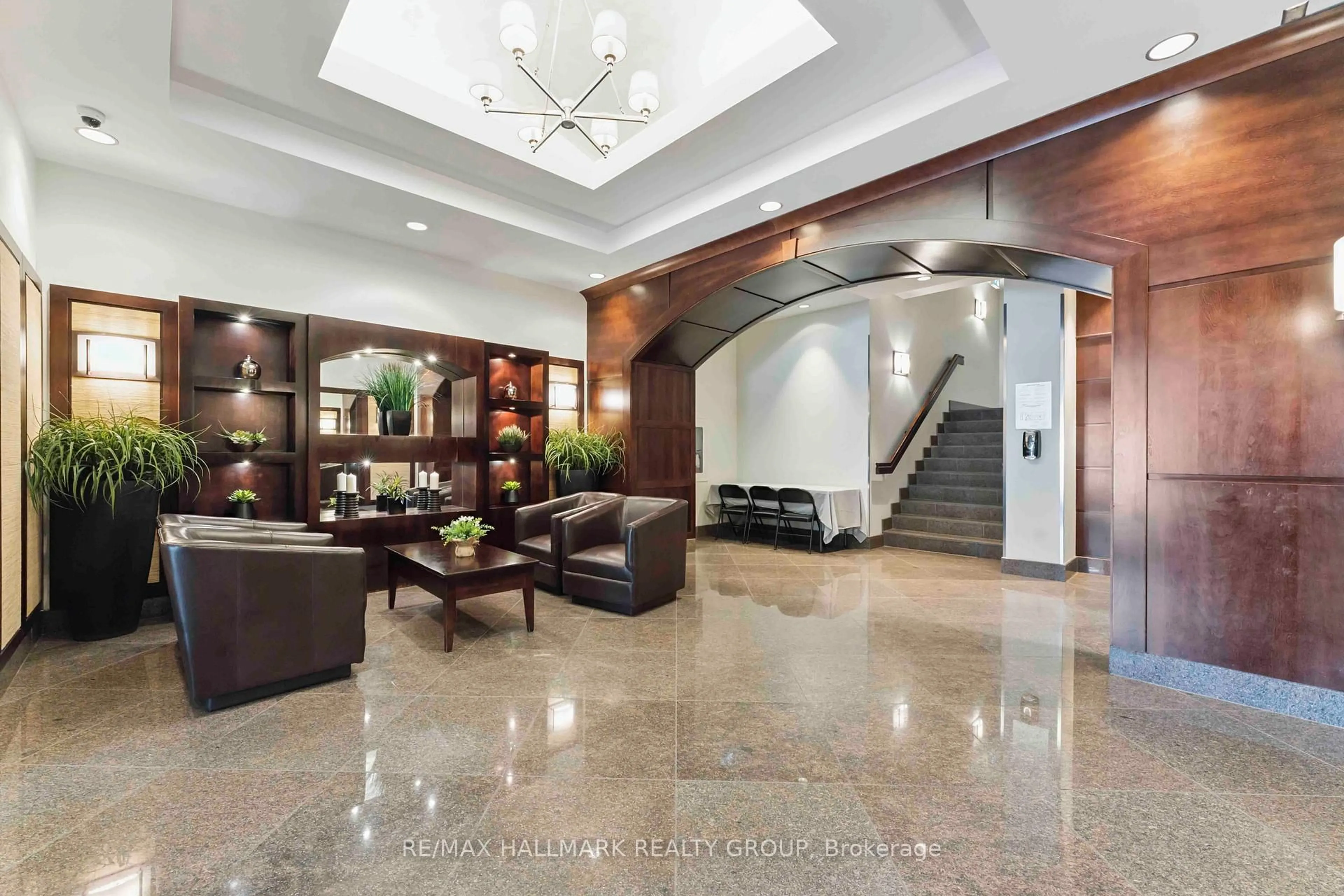Lobby for 200 Besserer St #204, Ottawa Ontario K1N 0A7