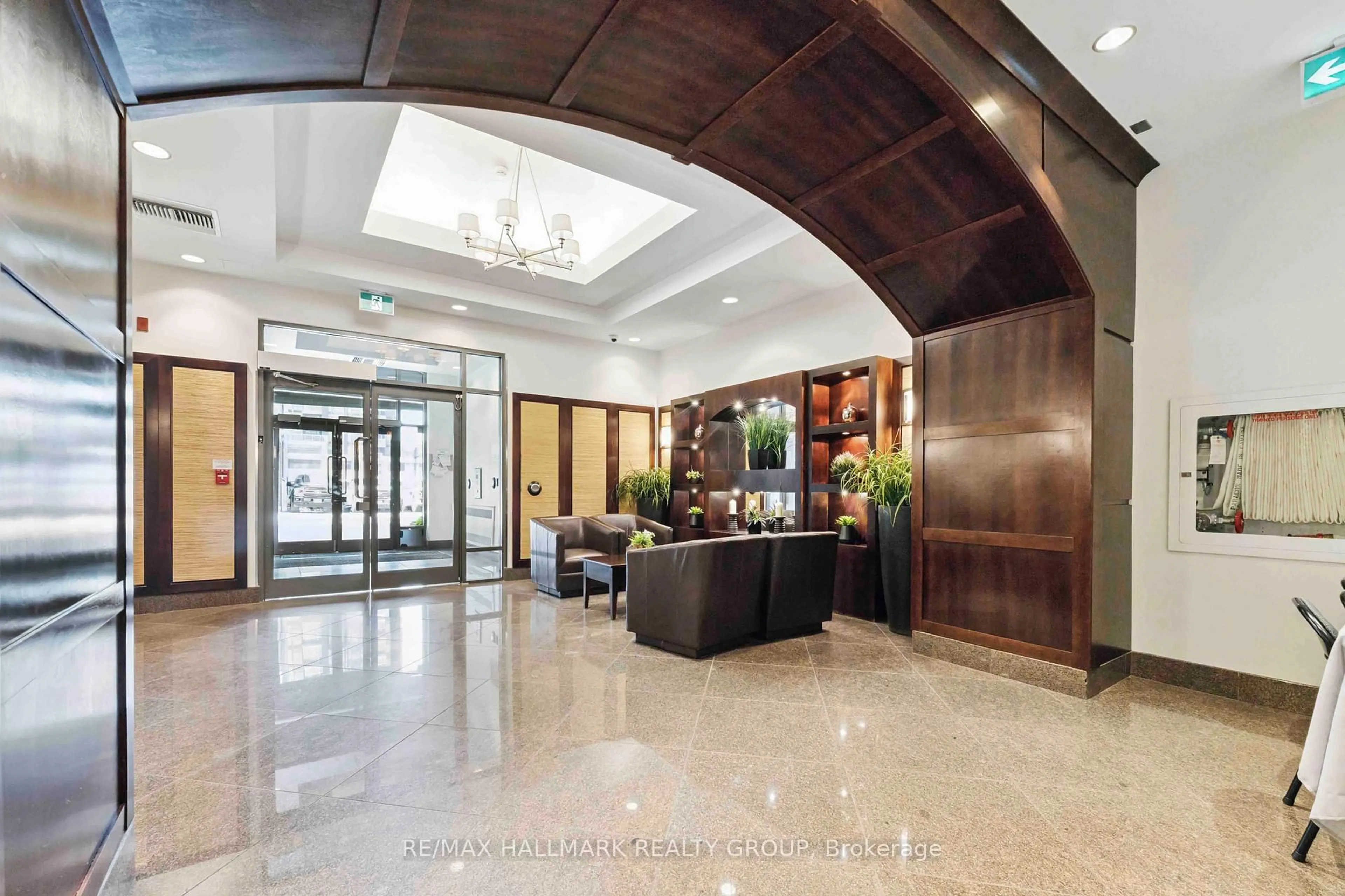 Lobby for 200 Besserer St #204, Ottawa Ontario K1N 0A7