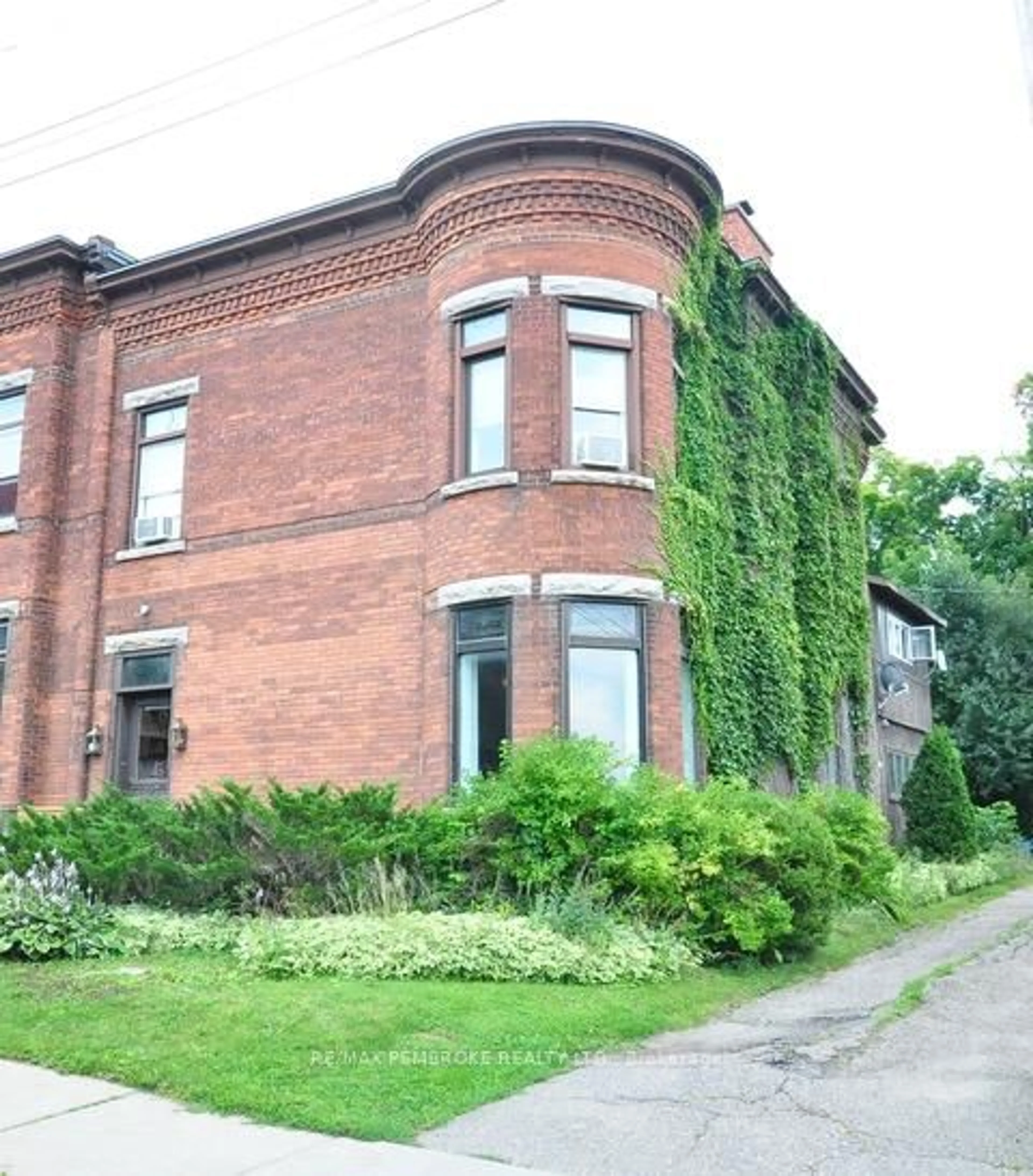 Home with brick exterior material, building for 188 Esther St, Pembroke Ontario K8A 3C2