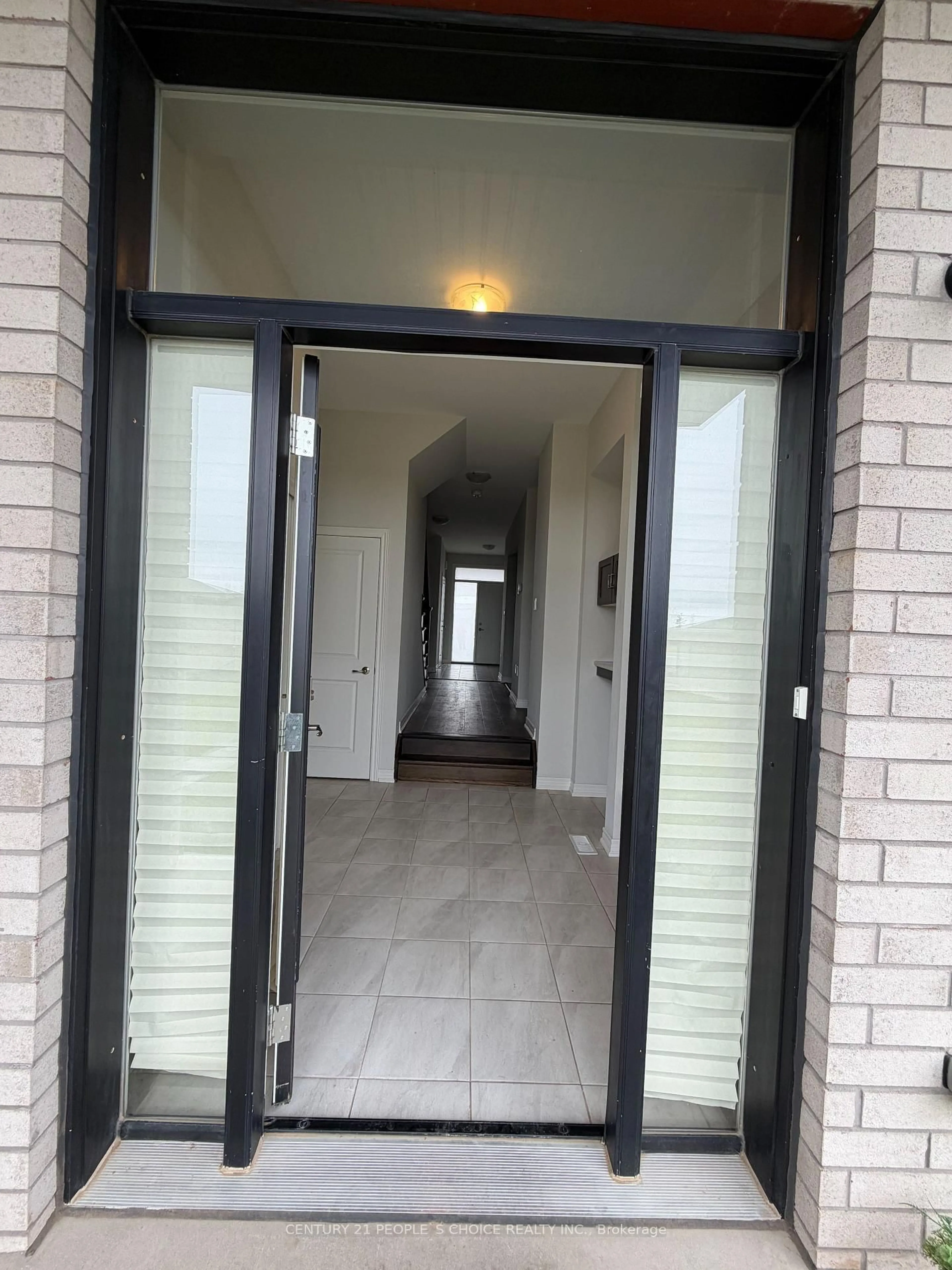 Indoor foyer for 64 Summersides Blvd, Pelham Ontario L0S 1E6