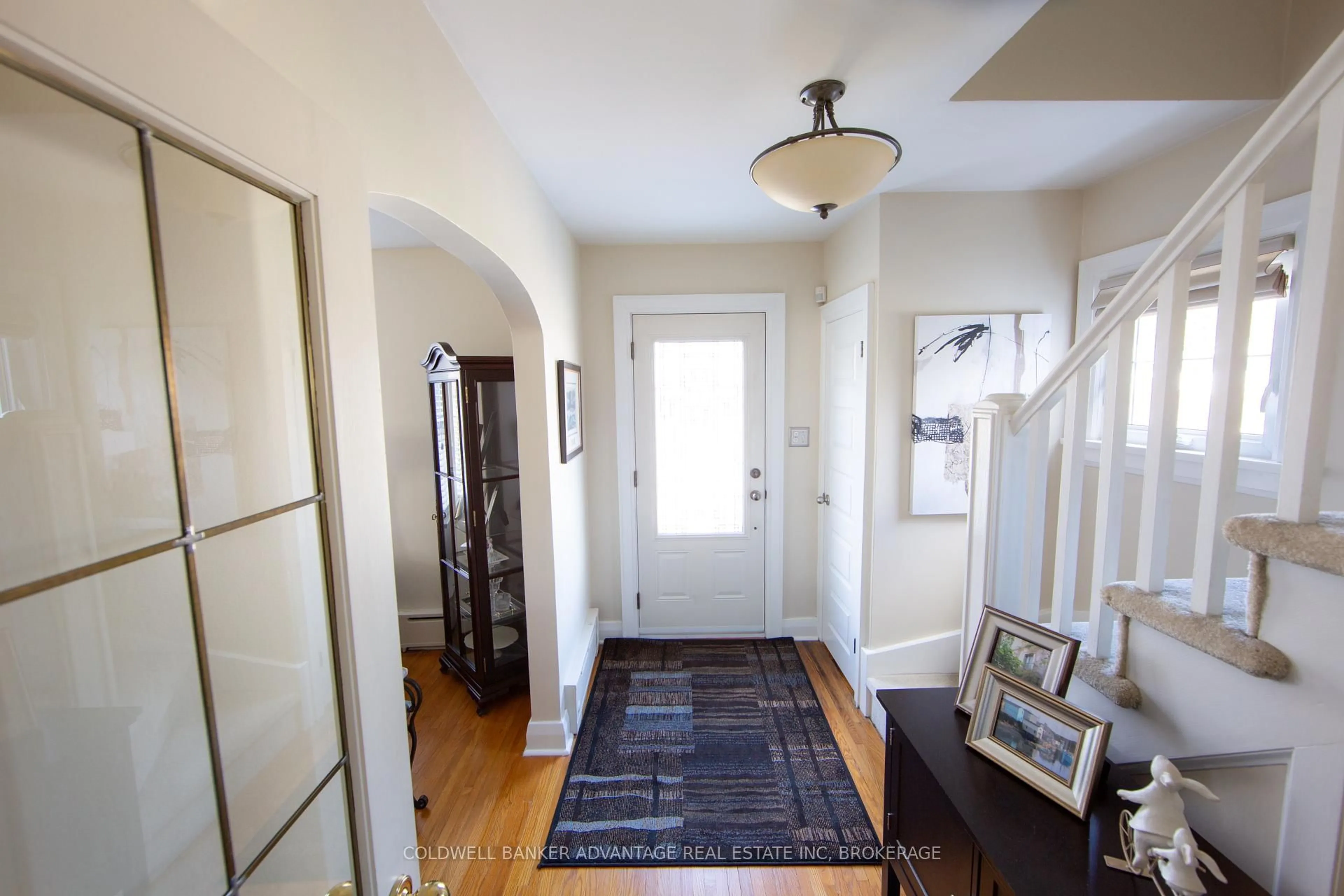 Indoor entryway for 123 Parkway Pkwy, Welland Ontario L3C 4C5