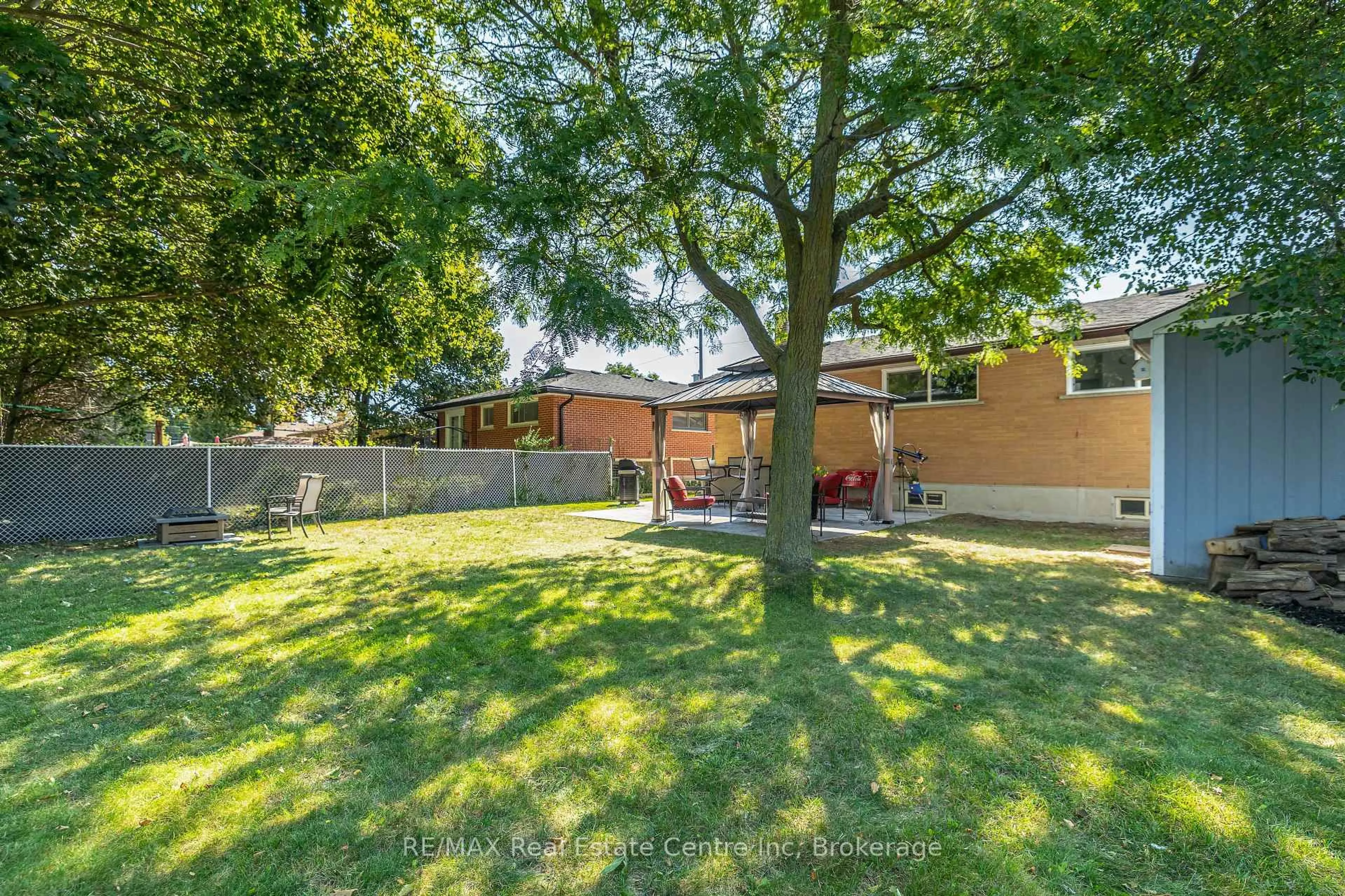 Patio, street for 154 Waverley Dr, Guelph Ontario N1E 1H2