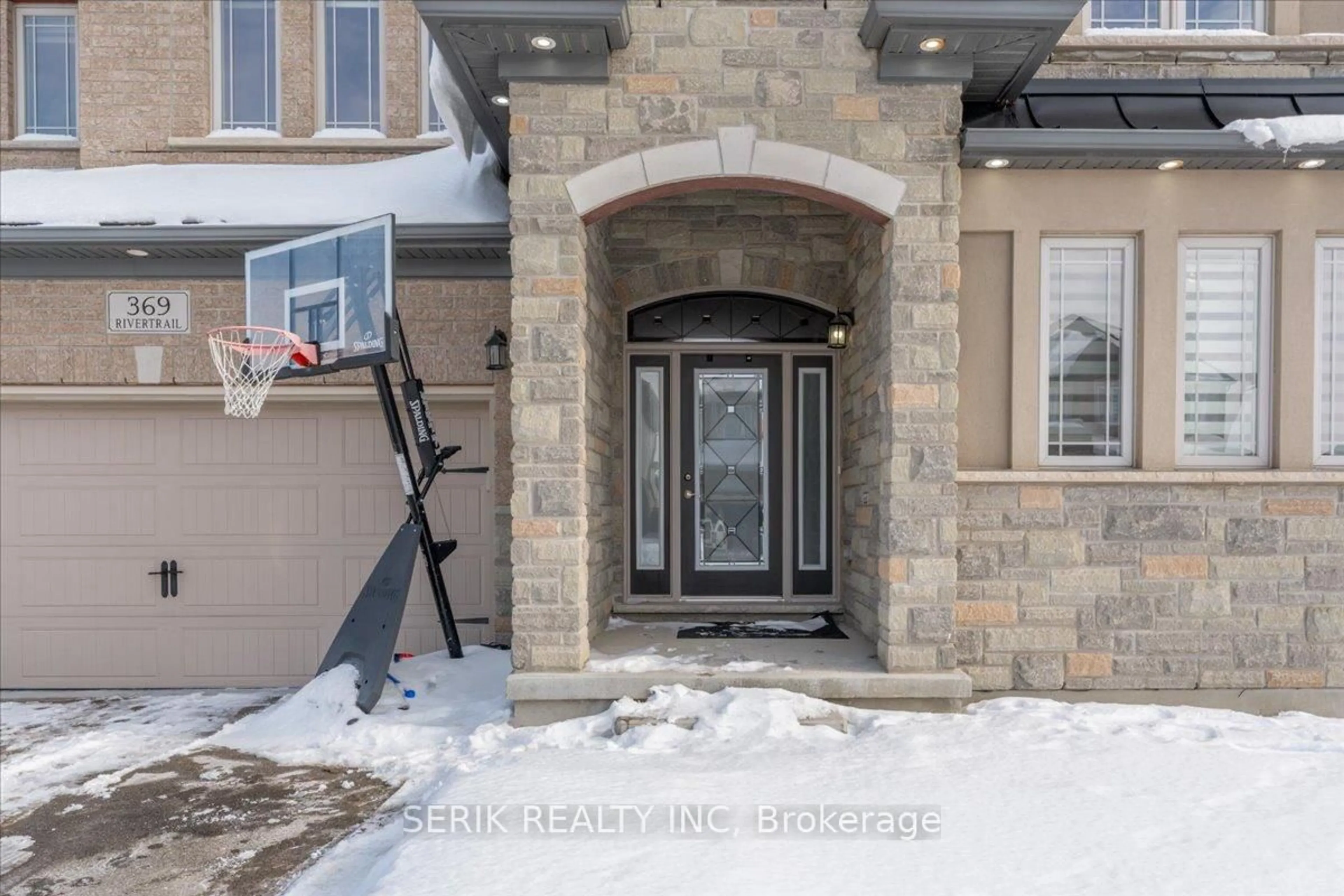 Indoor entryway for 369 Rivertrail Ave, Kitchener Ontario N2A 0K4