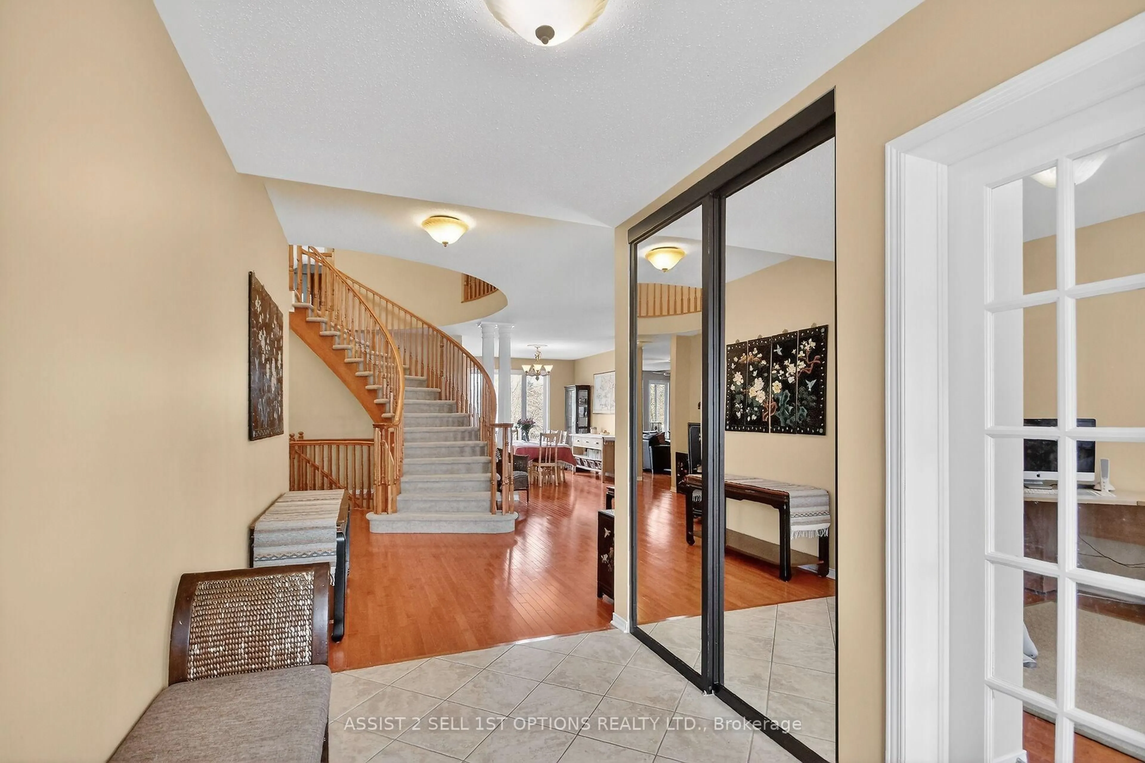 Indoor foyer for 7 Branchwood St, Ottawa Ontario K2G 6X9