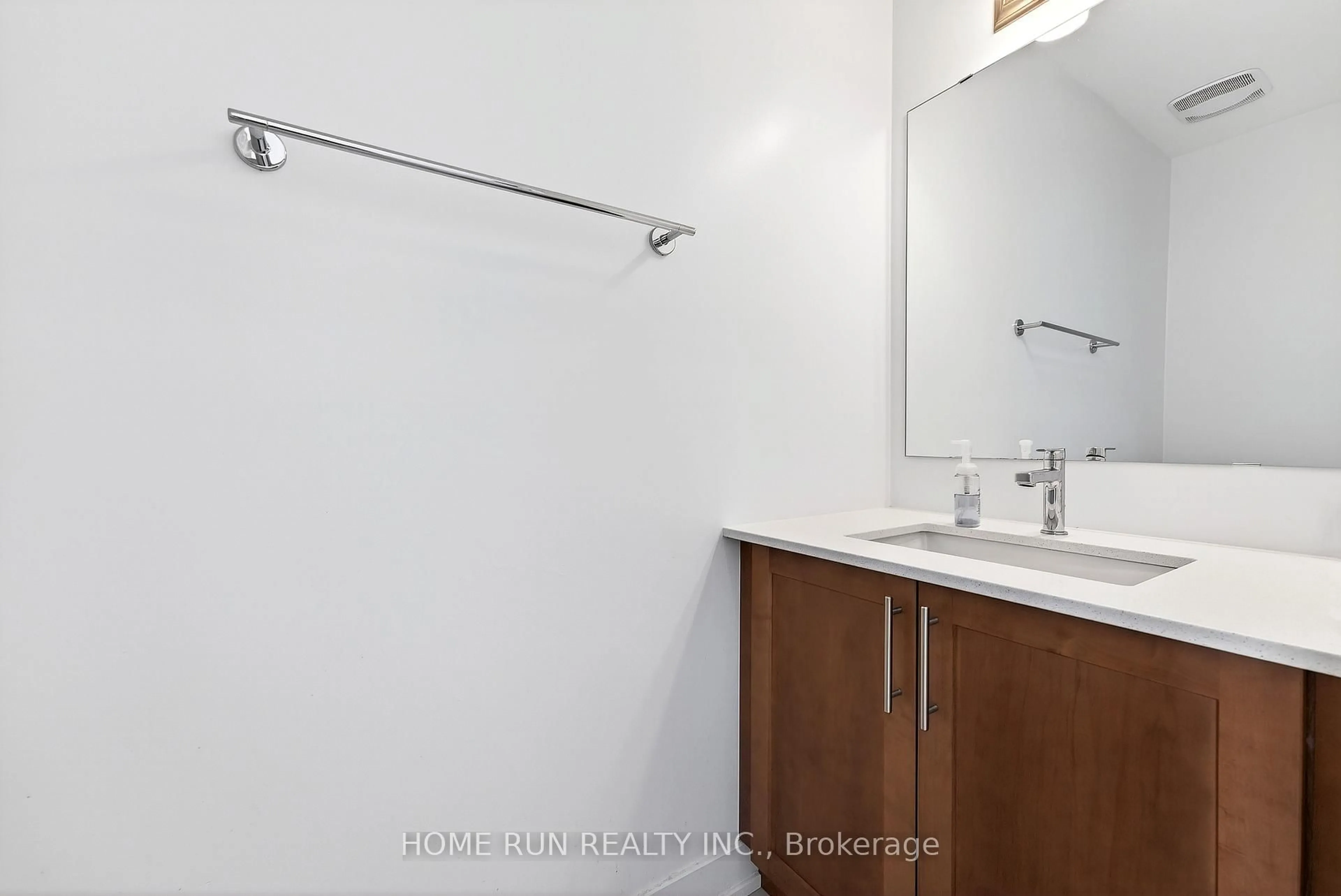 Standard bathroom, unknown for 2071 Allegrini Terr, Ottawa Ontario K2S 2S1