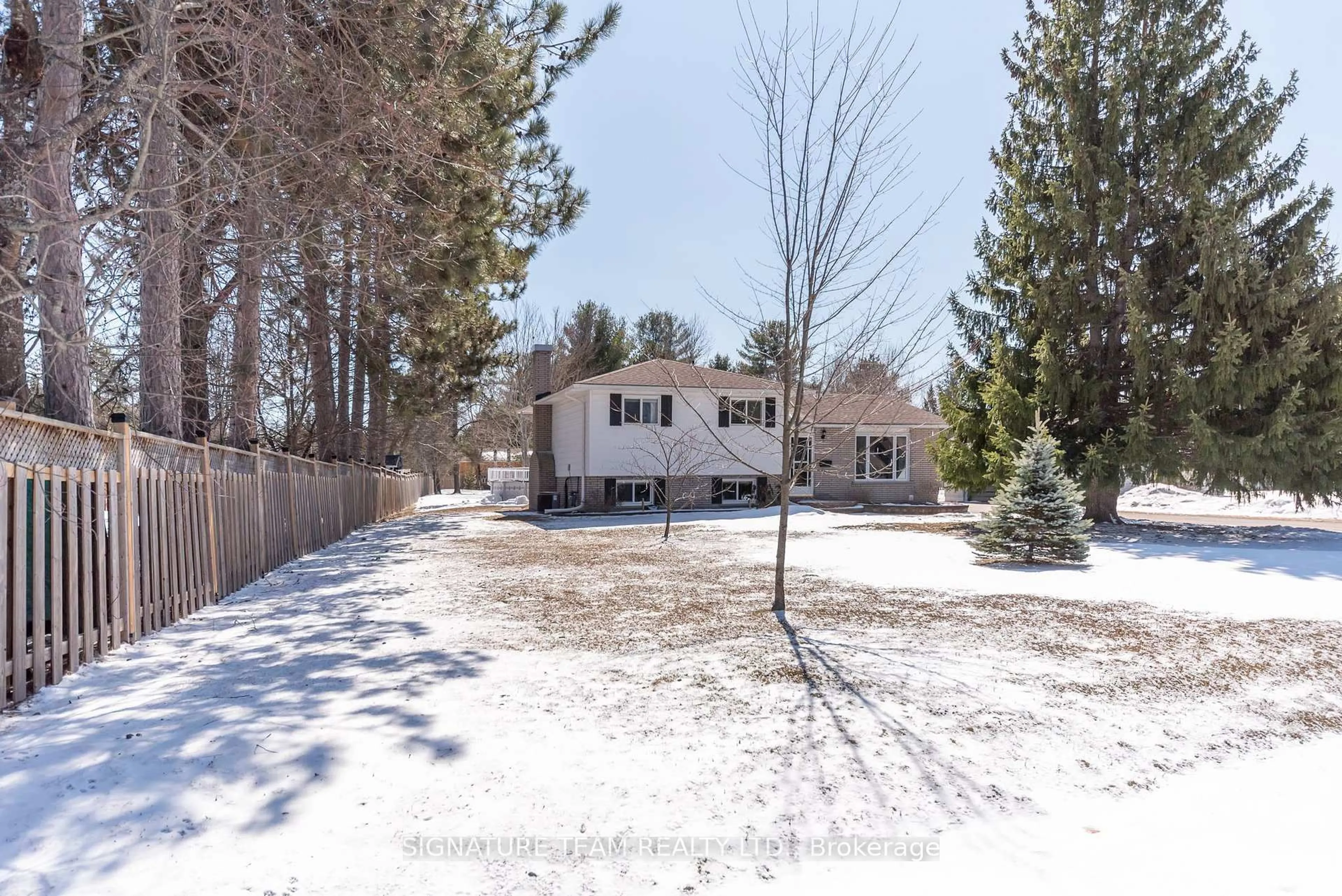 A pic from outside/outdoor area/front of a property/back of a property/a pic from drone, street for 13 Mueller Cres, Petawawa Ontario K8H 3E8