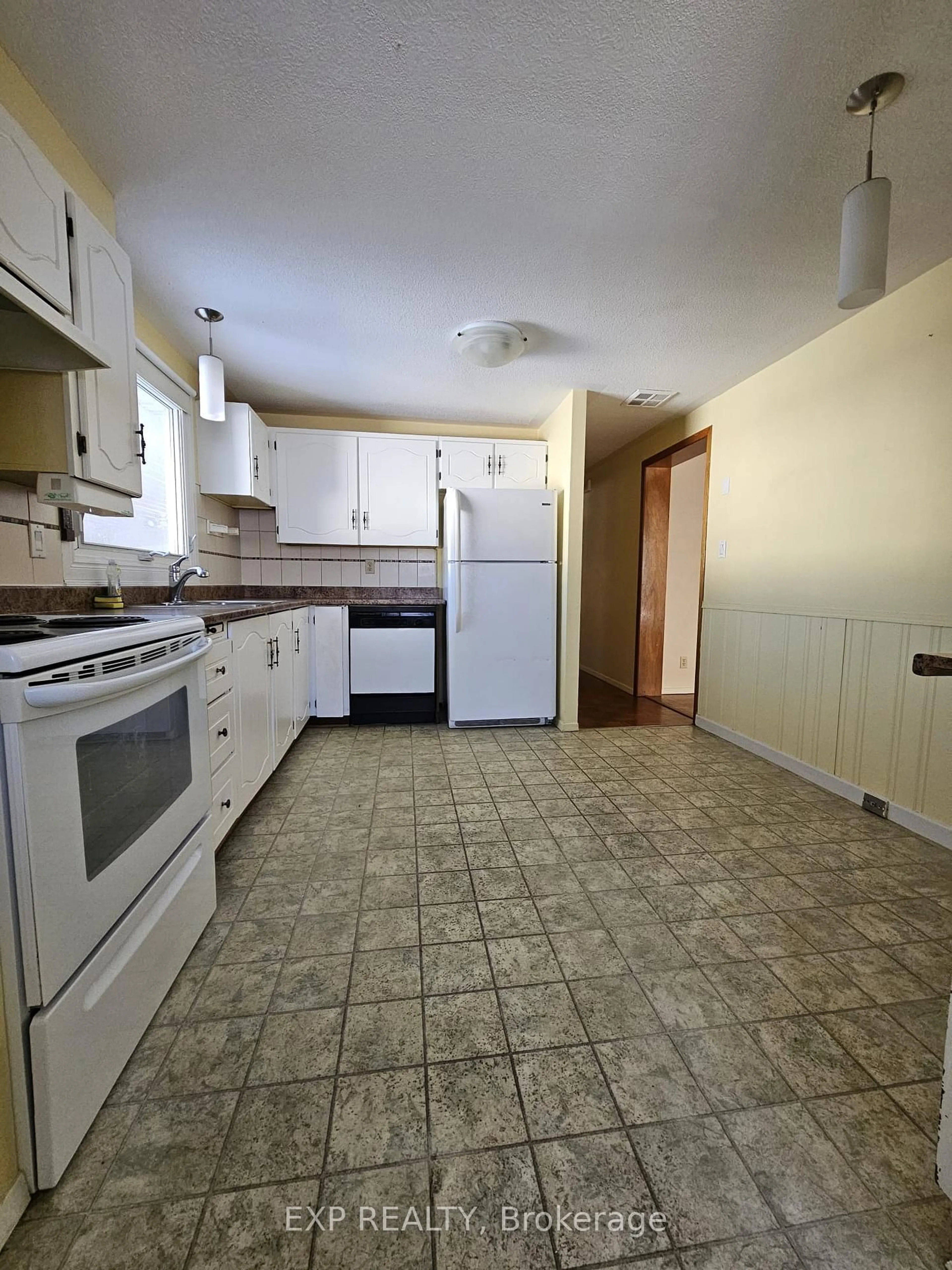 Standard kitchen, unknown for 18 Valley Cres, Elliot Lake Ontario P5A 2G6