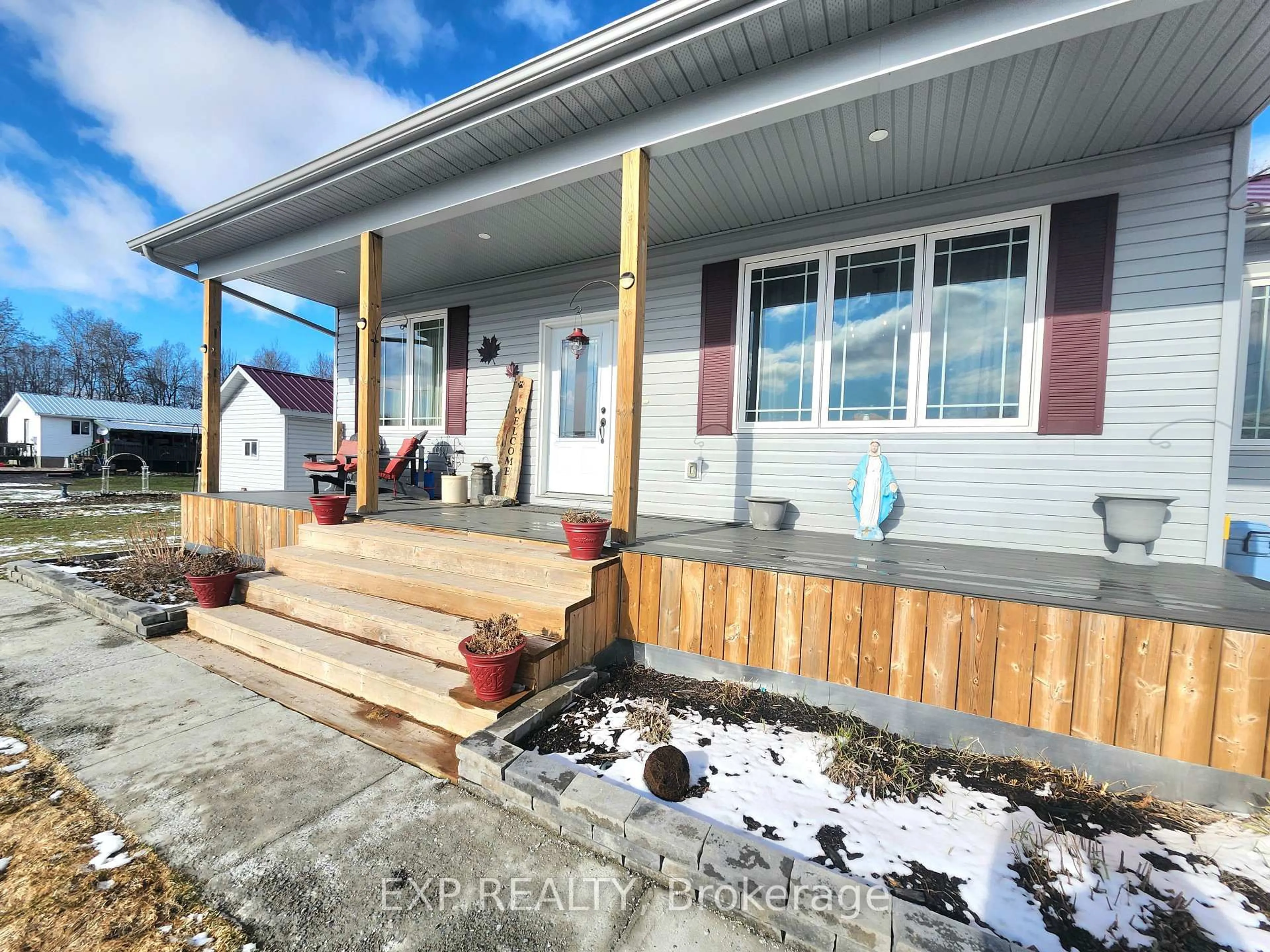 Home with vinyl exterior material, unknown for 4399 Markell Rd, South Dundas Ontario K0E 1C0