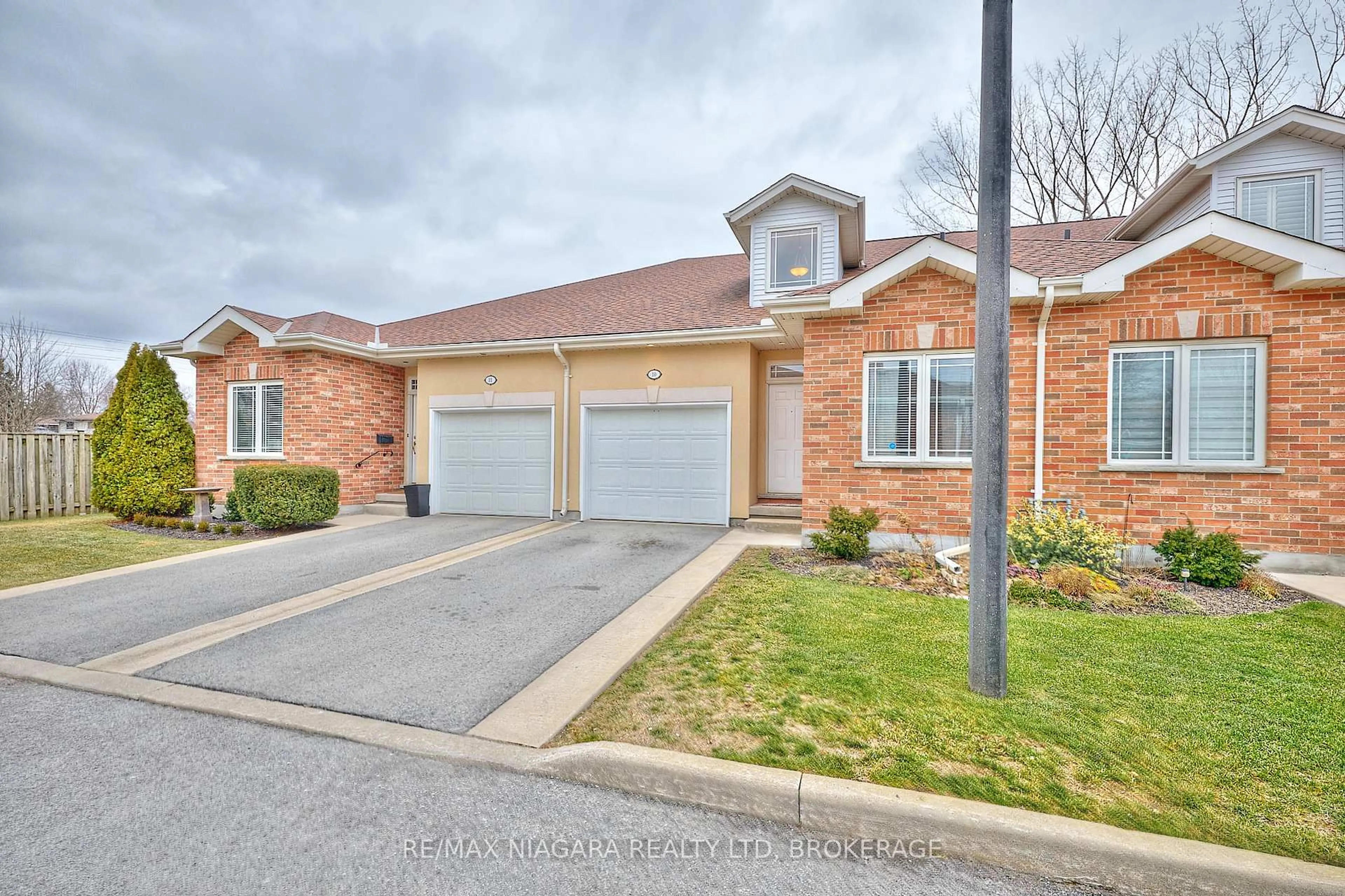 Home with brick exterior material, street for 4300 Kalar Rd #10, Niagara Falls Ontario L2H 1S8