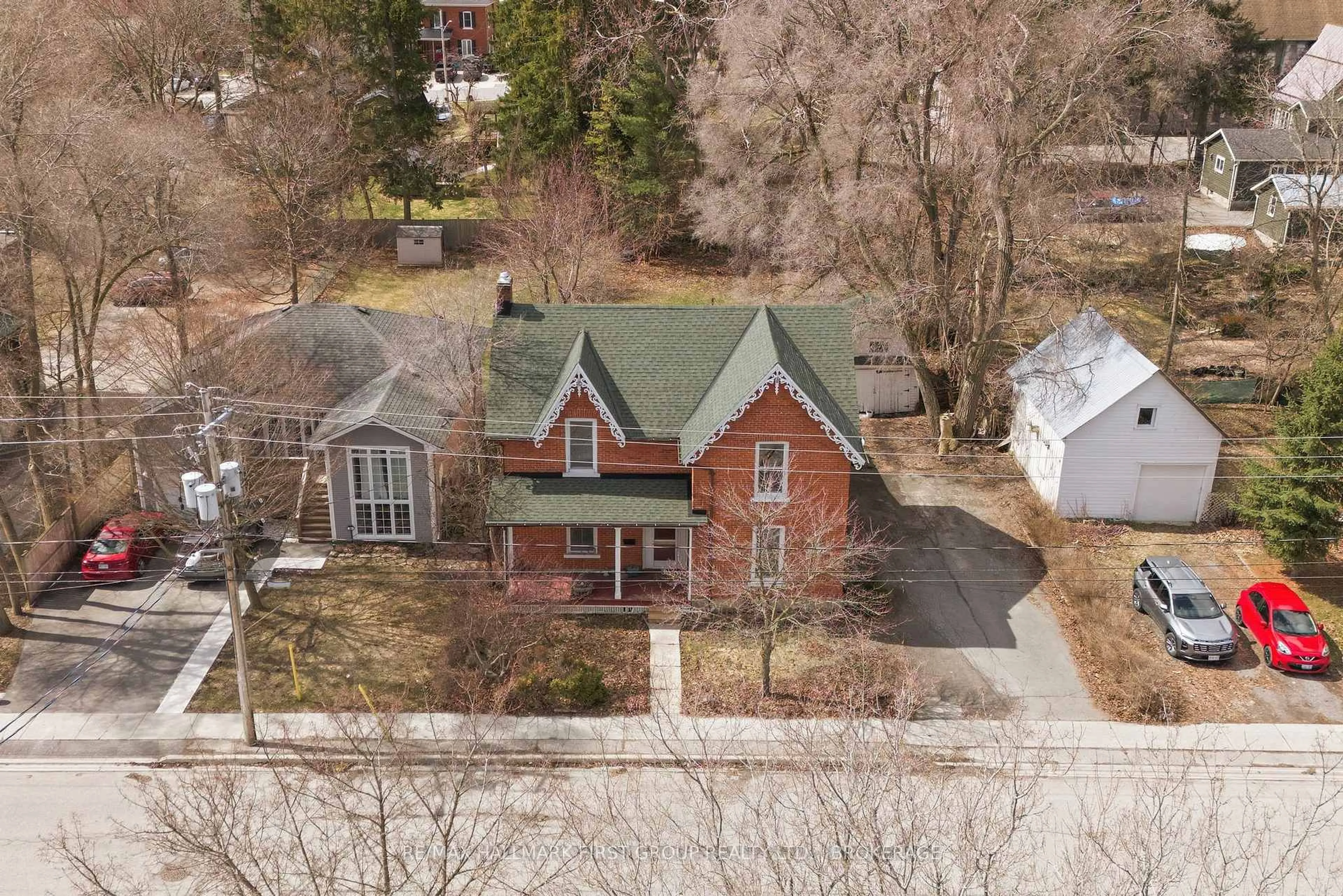 A pic from outside/outdoor area/front of a property/back of a property/a pic from drone, street for 122 West St, Greater Napanee Ontario K7R 2P4