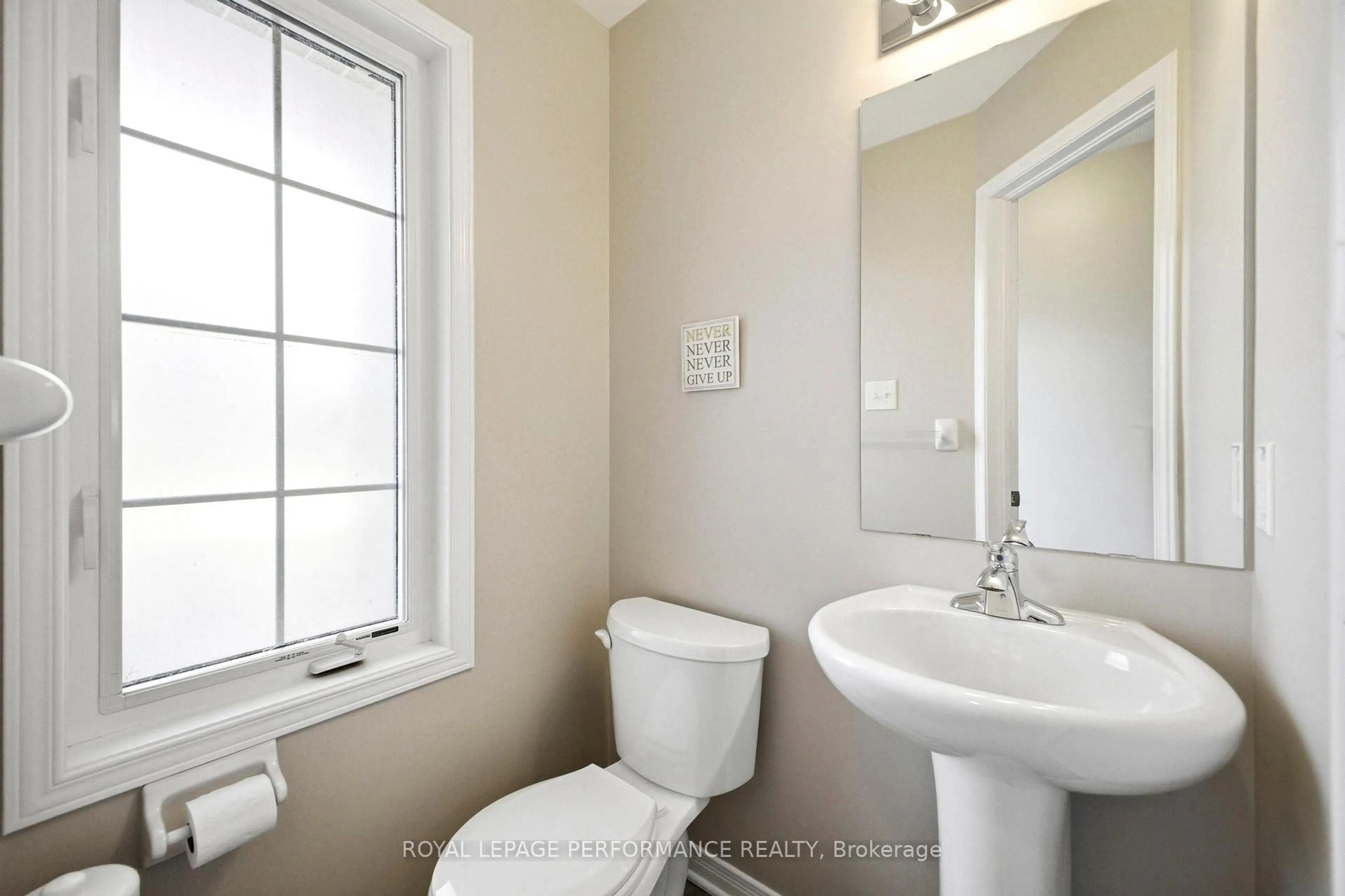 Standard bathroom, ceramic/tile floor for 15 Dundalk Private, Ottawa Ontario K2J 0J5