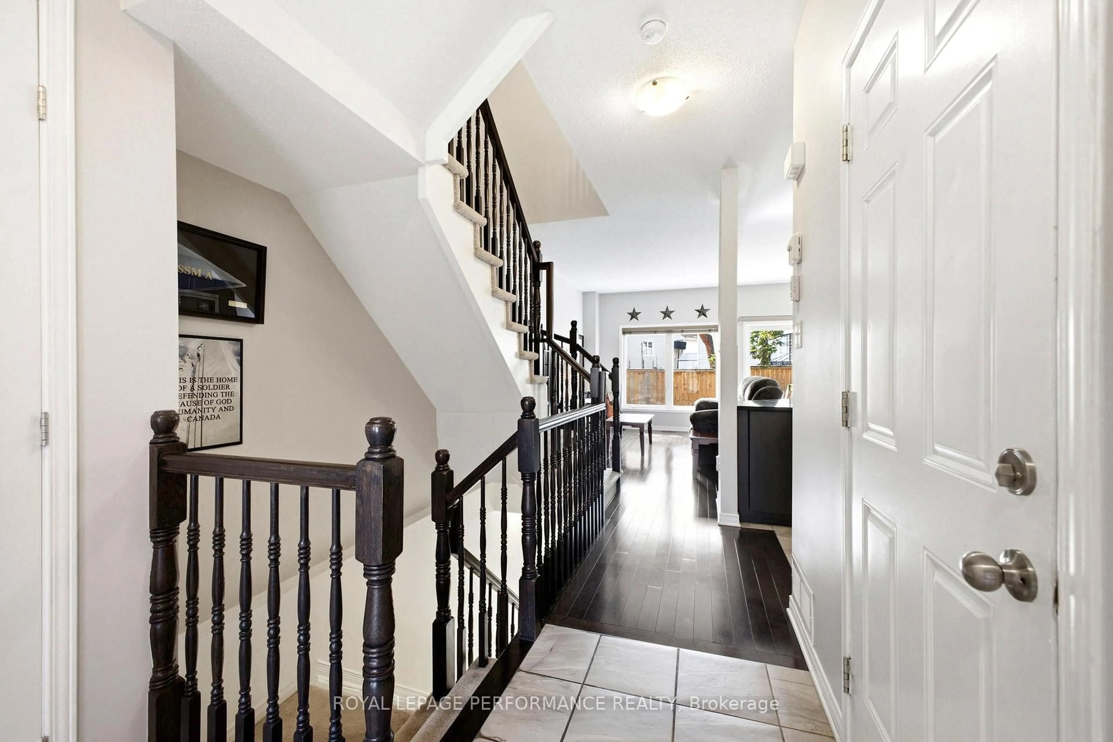 Indoor entryway for 15 Dundalk Private, Ottawa Ontario K2J 0J5