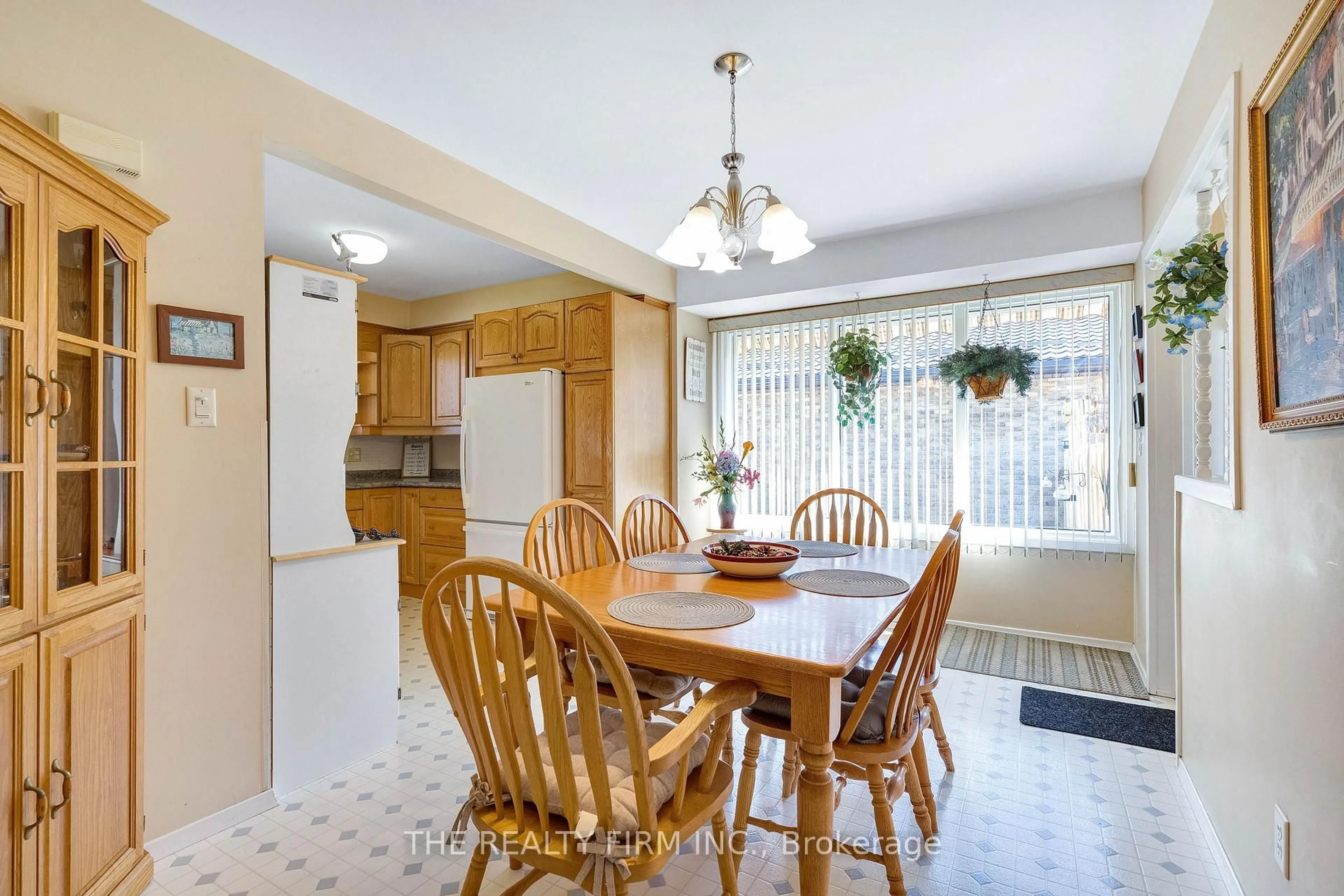 Dining room, ceramic/tile floor for 56 Barrett Cres, London South Ontario N6E 1T5