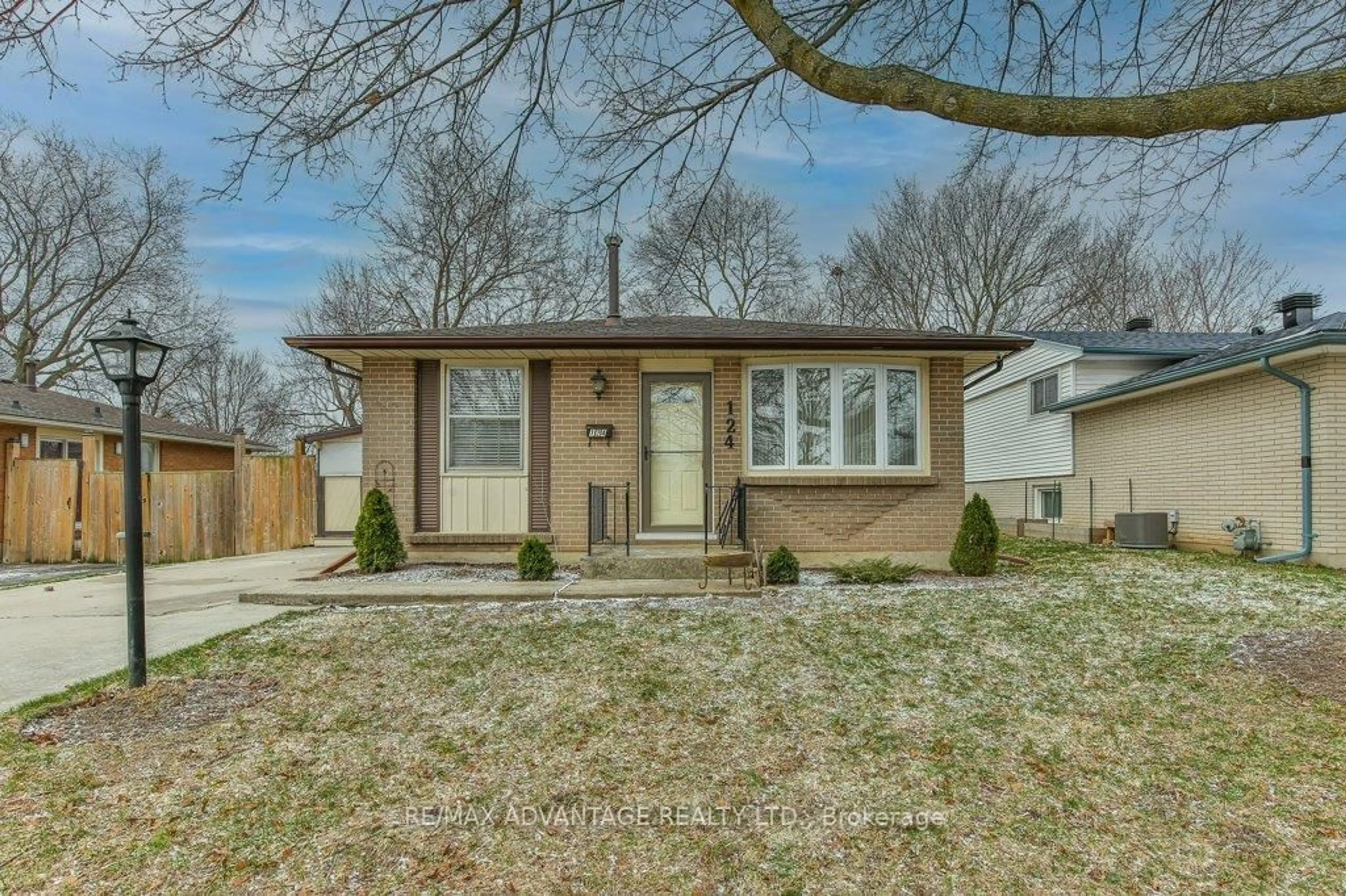 Home with brick exterior material, street for 124 Kipling Ave, London East Ontario N5V 1K2