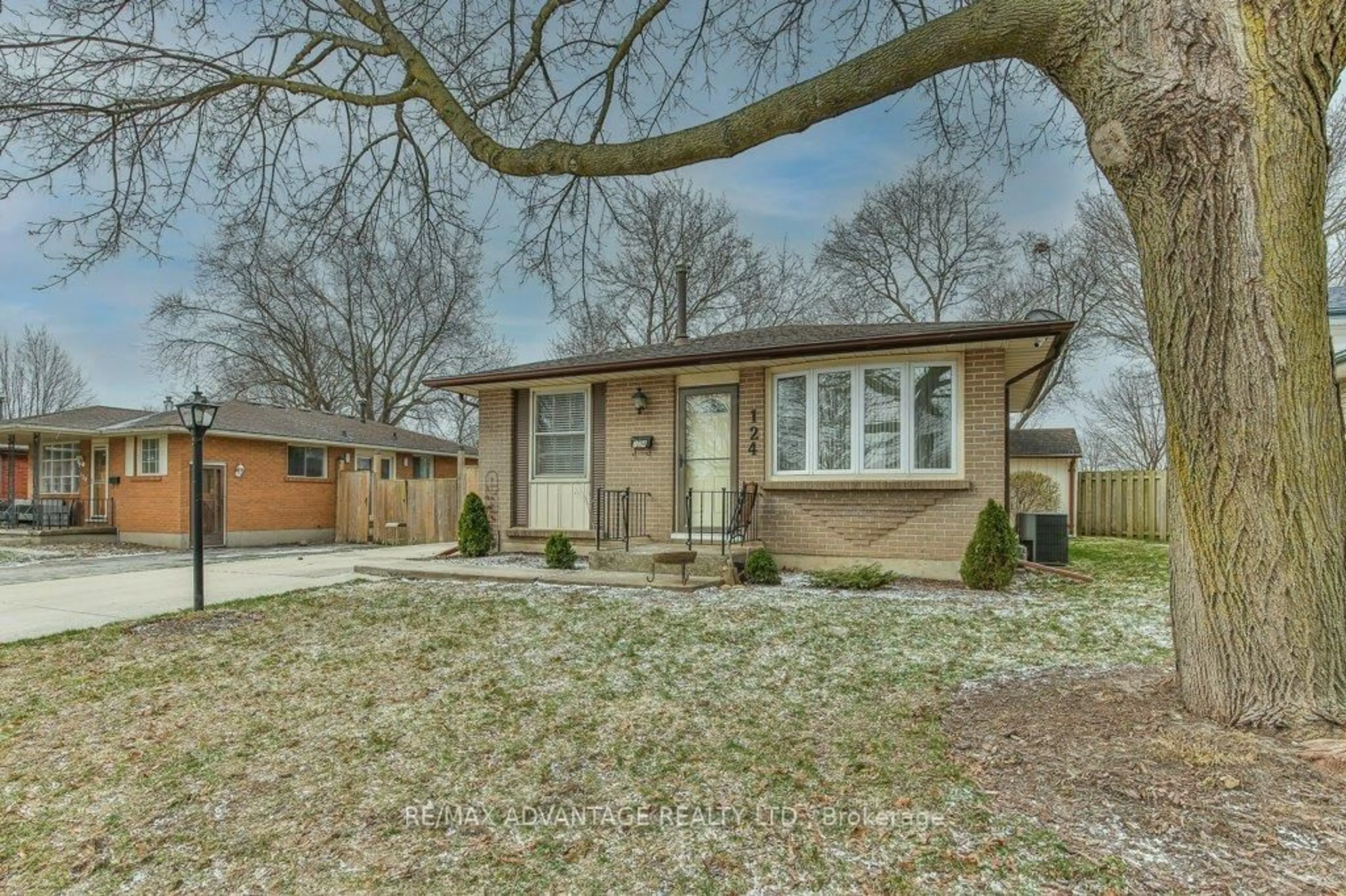 Home with brick exterior material, street for 124 Kipling Ave, London East Ontario N5V 1K2