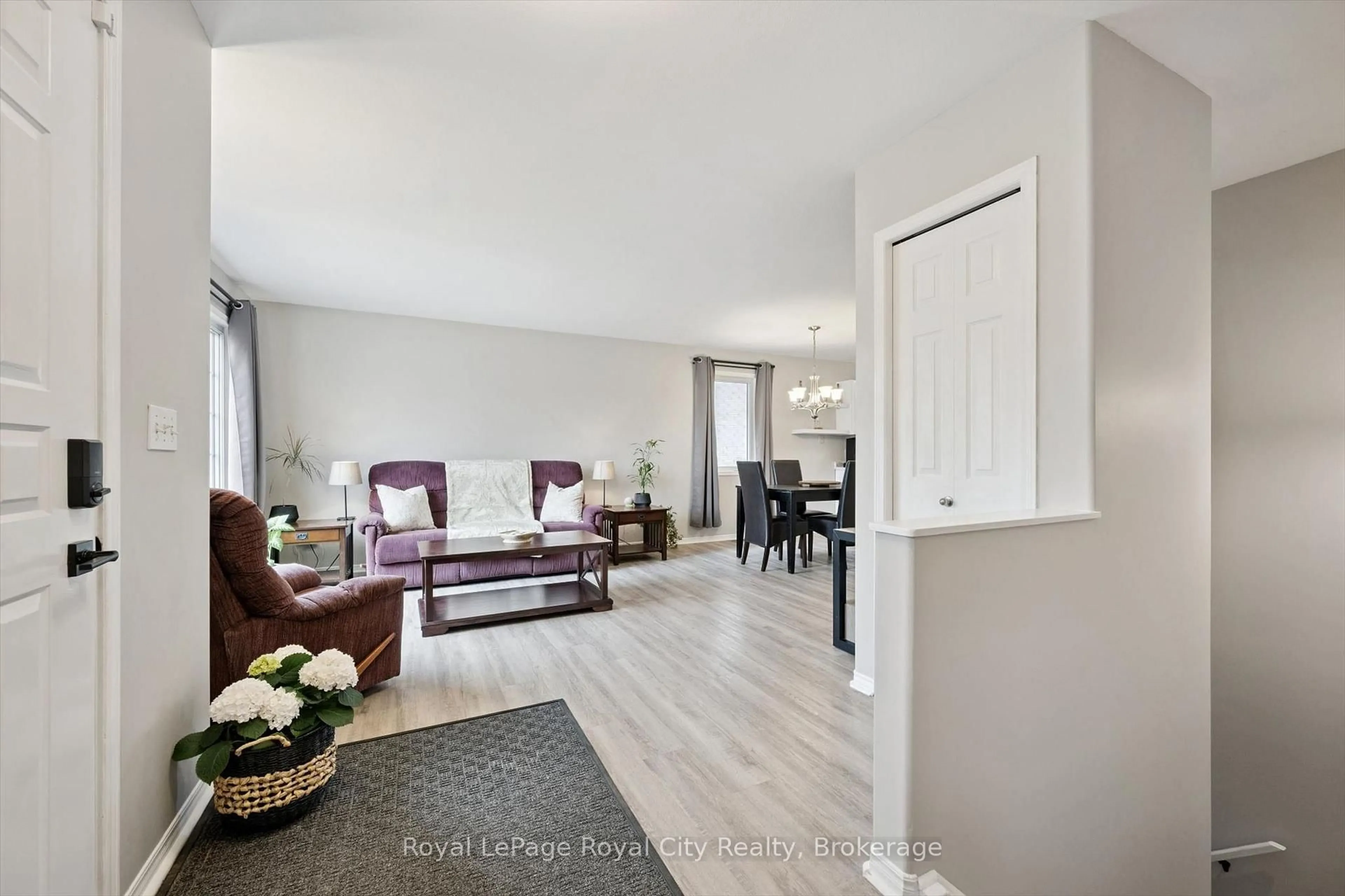 Living room with furniture, unknown for 119 Meadowridge Dr, St. Marys Ontario N4X 1E7