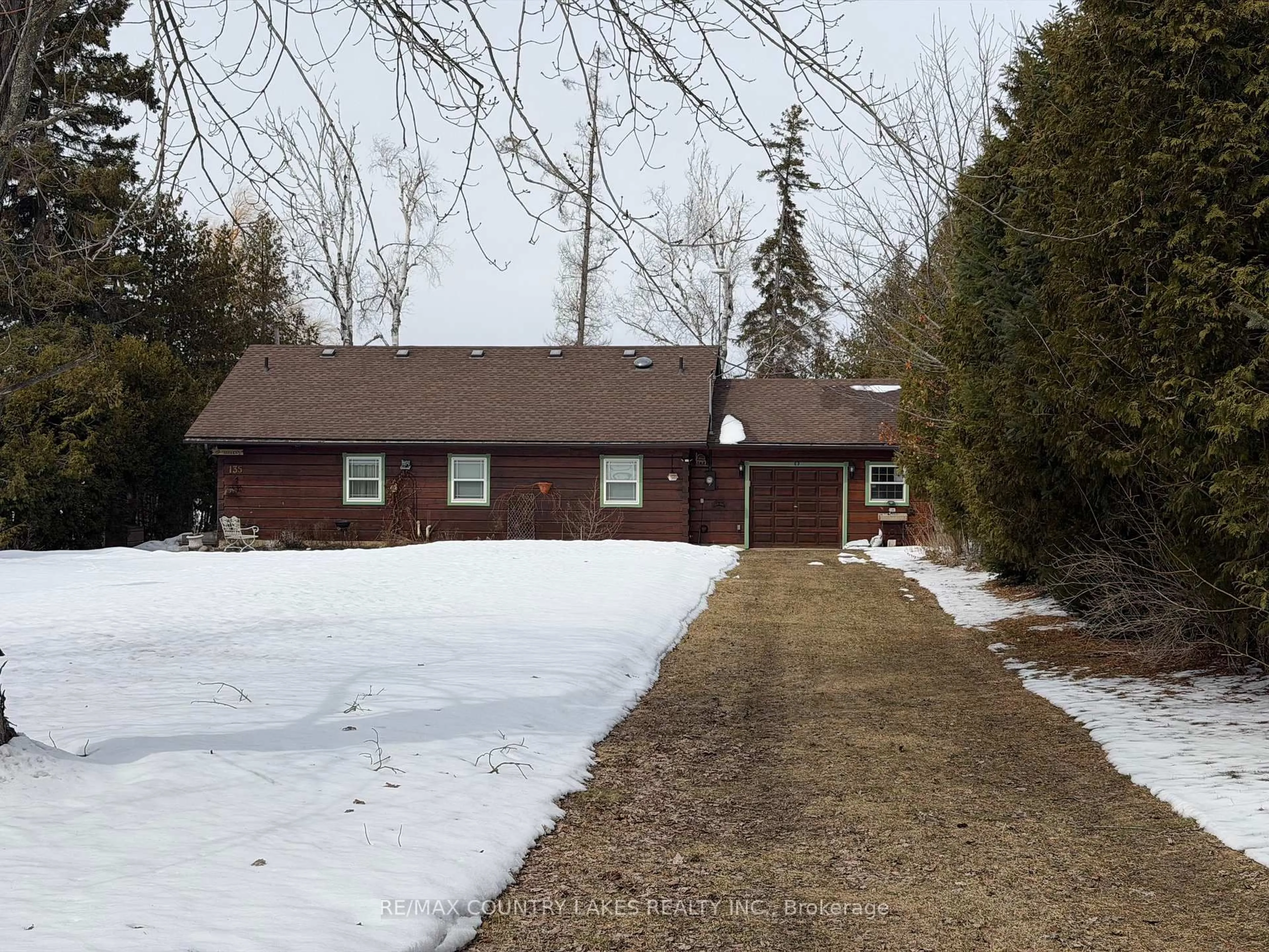 A pic from outside/outdoor area/front of a property/back of a property/a pic from drone, street for 135 DRIFTWOOD SHORES Rd, Kawartha Lakes Ontario K0M 2B0
