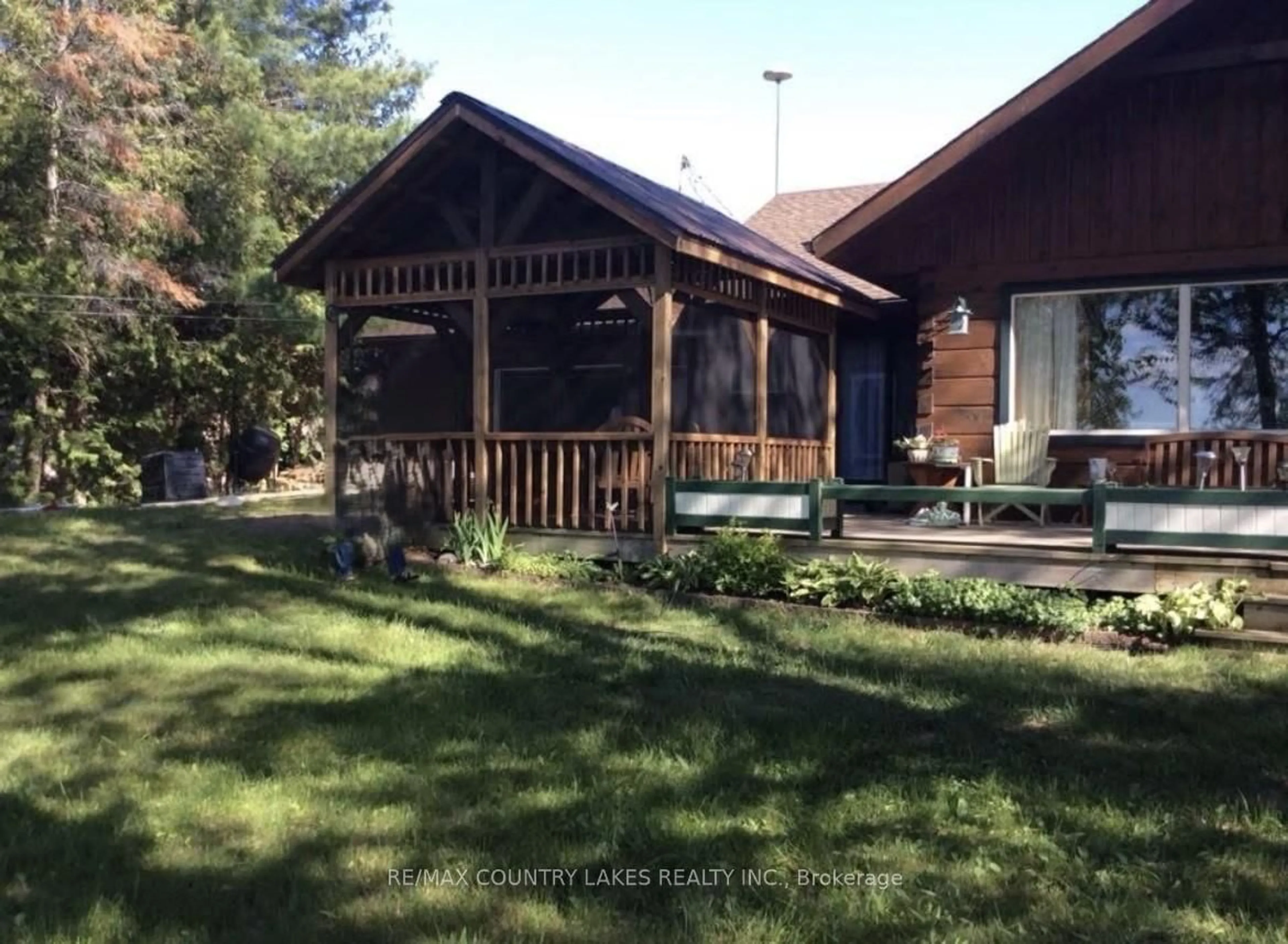 Patio, mountain view for 135 DRIFTWOOD SHORES Rd, Kawartha Lakes Ontario K0M 2B0