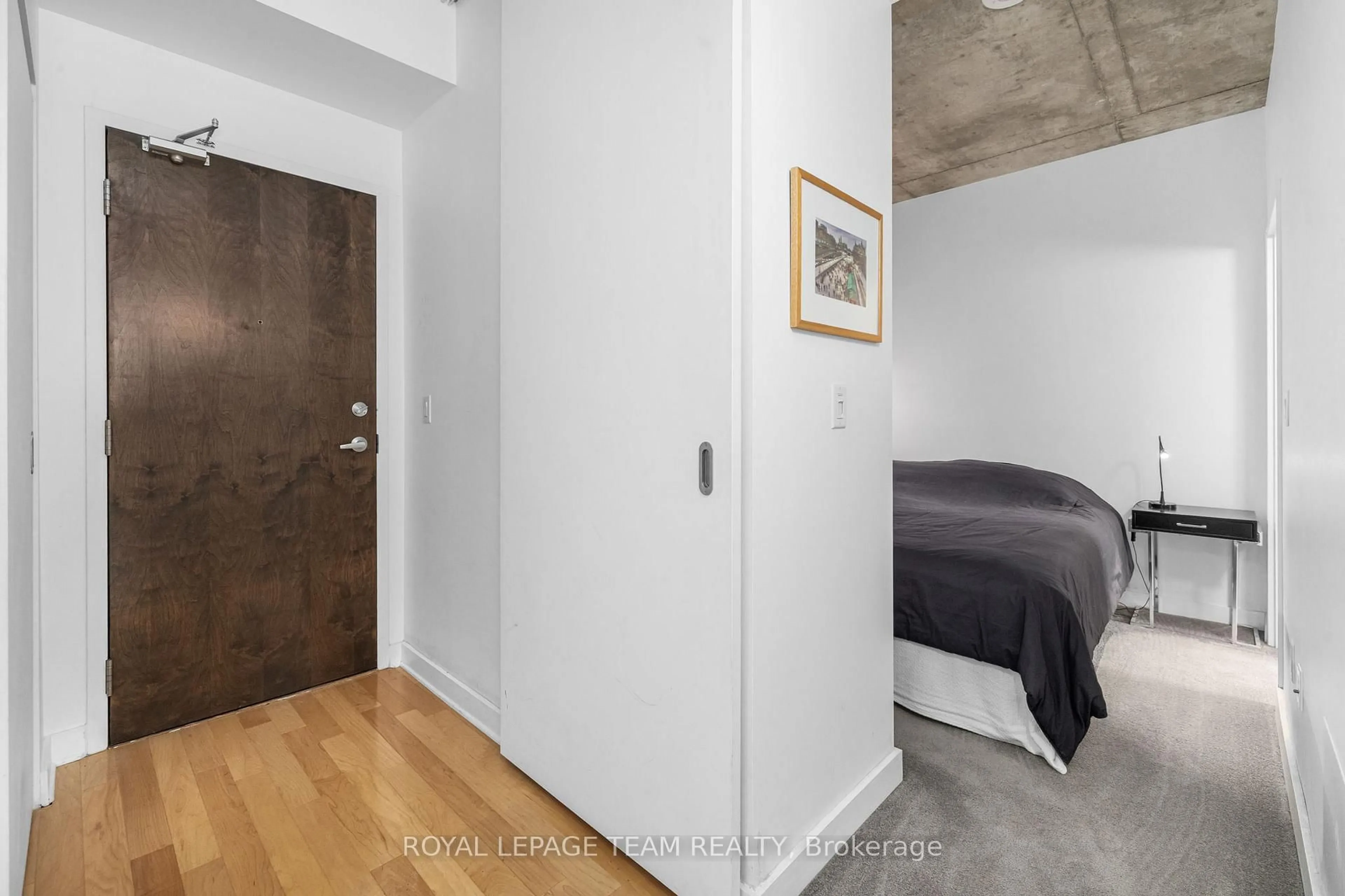 Indoor entryway for 179 George St #1207, Ottawa Ontario K1N 1J8