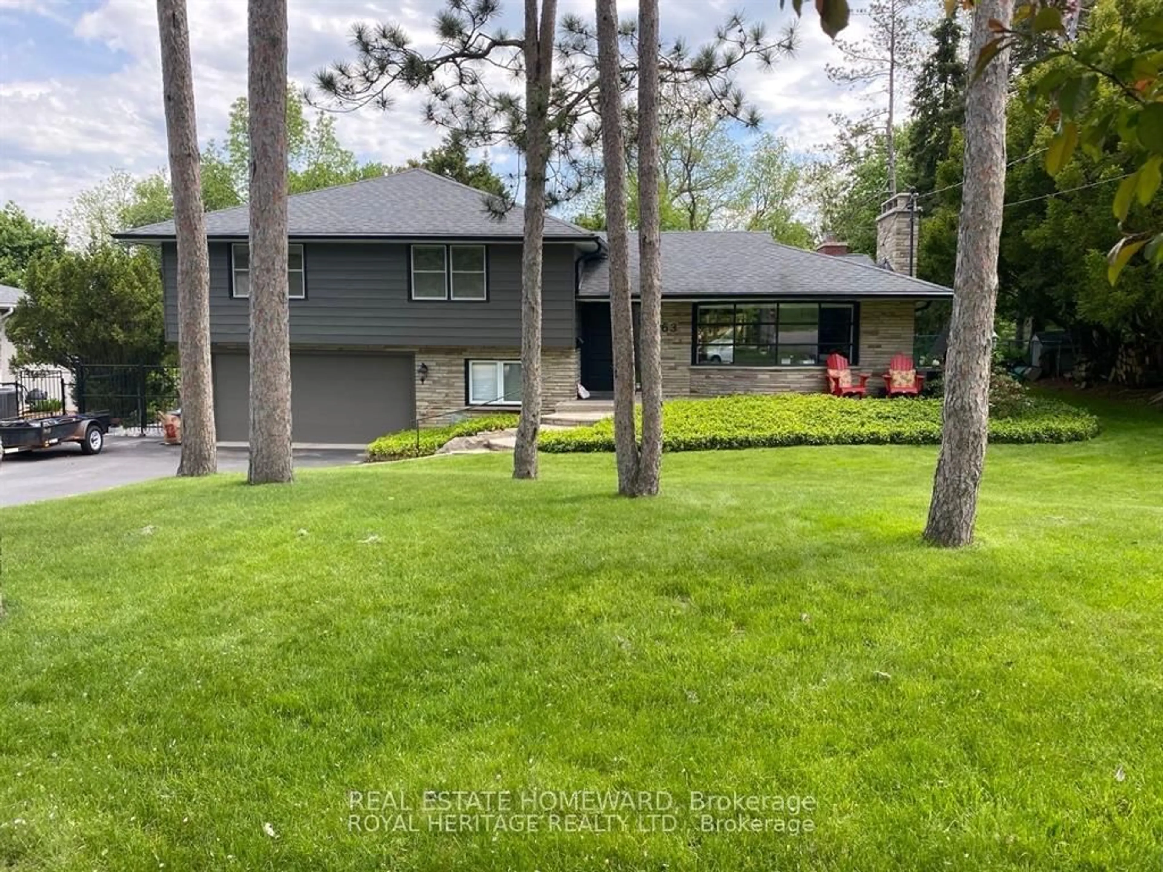 A pic from outside/outdoor area/front of a property/back of a property/a pic from drone, unknown for 63 Cait Crt, Hamilton Ontario L5G 1M3